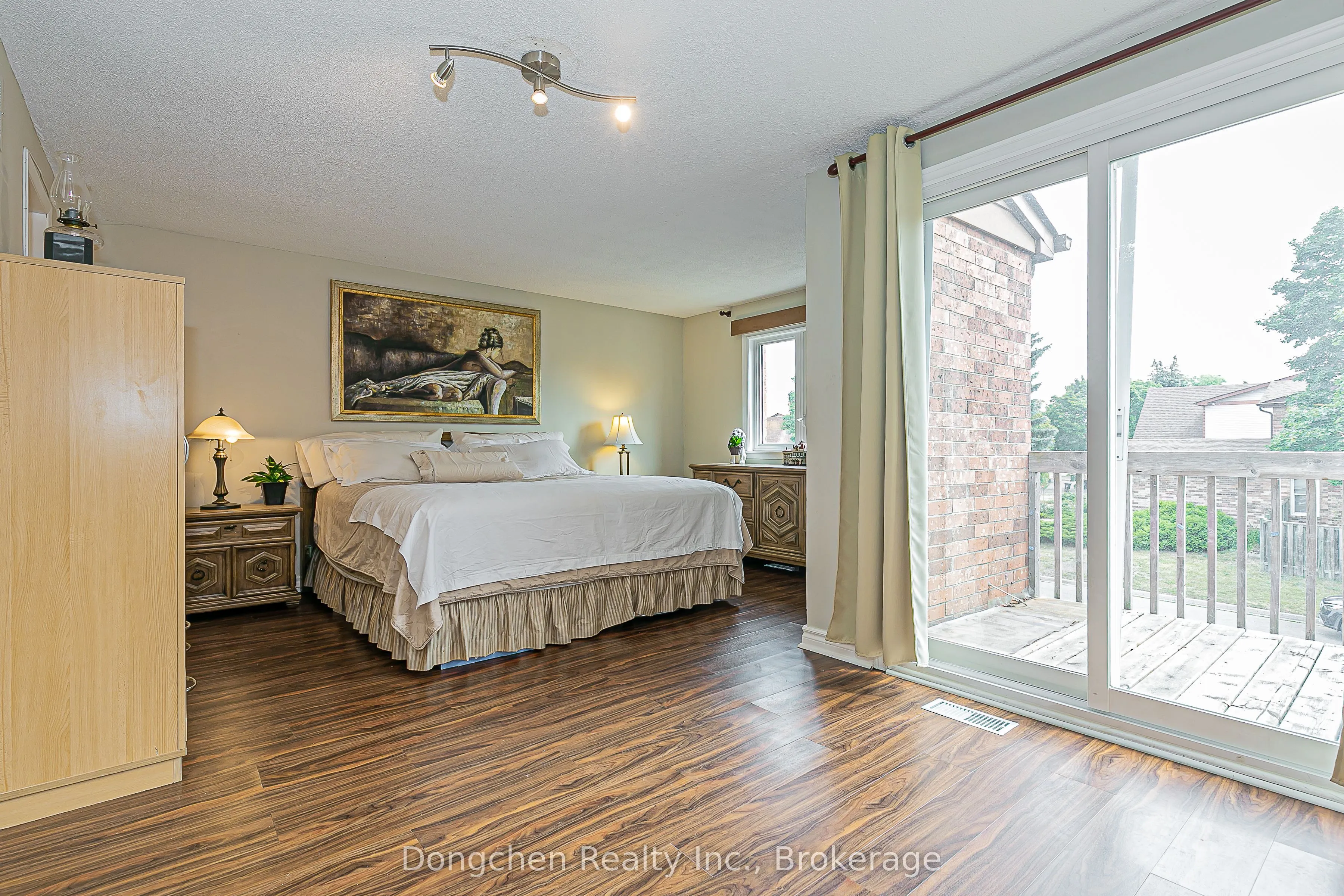 14 Carl Crescent