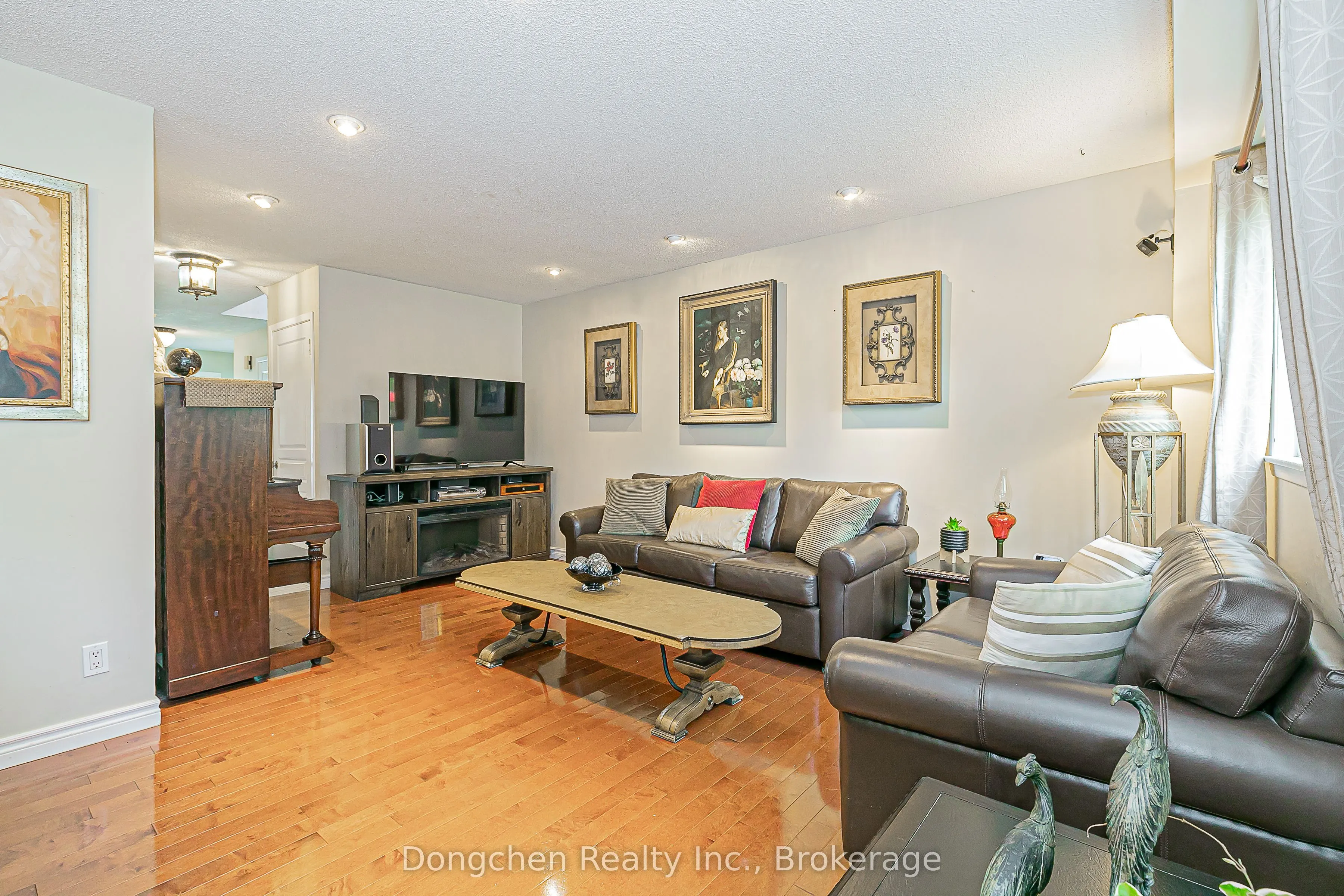 14 Carl Crescent