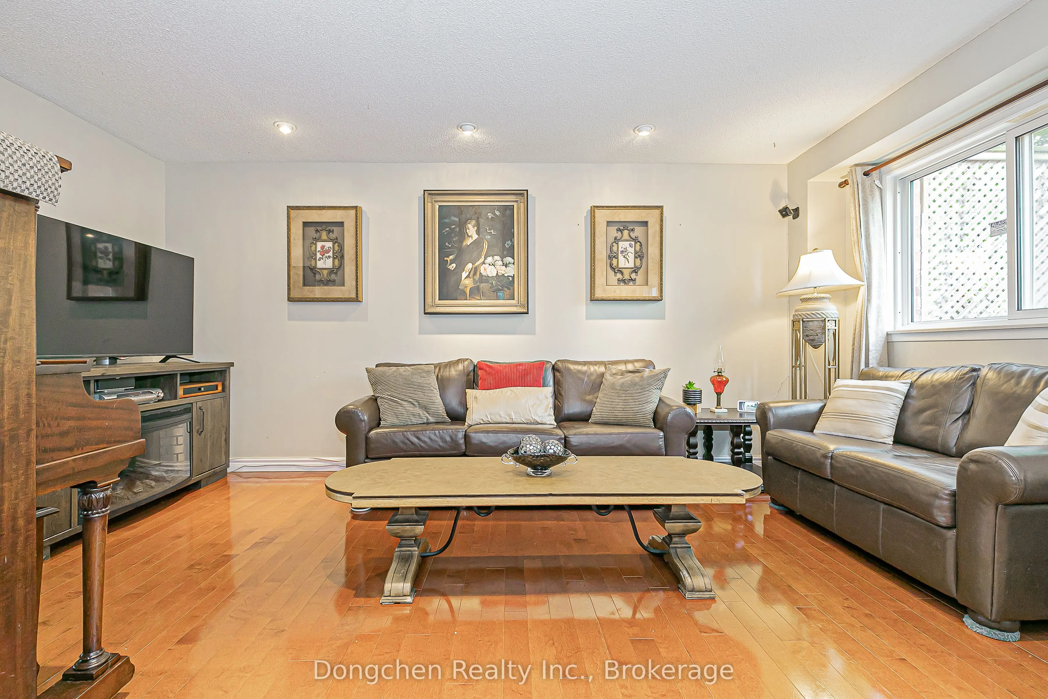 14 Carl Crescent