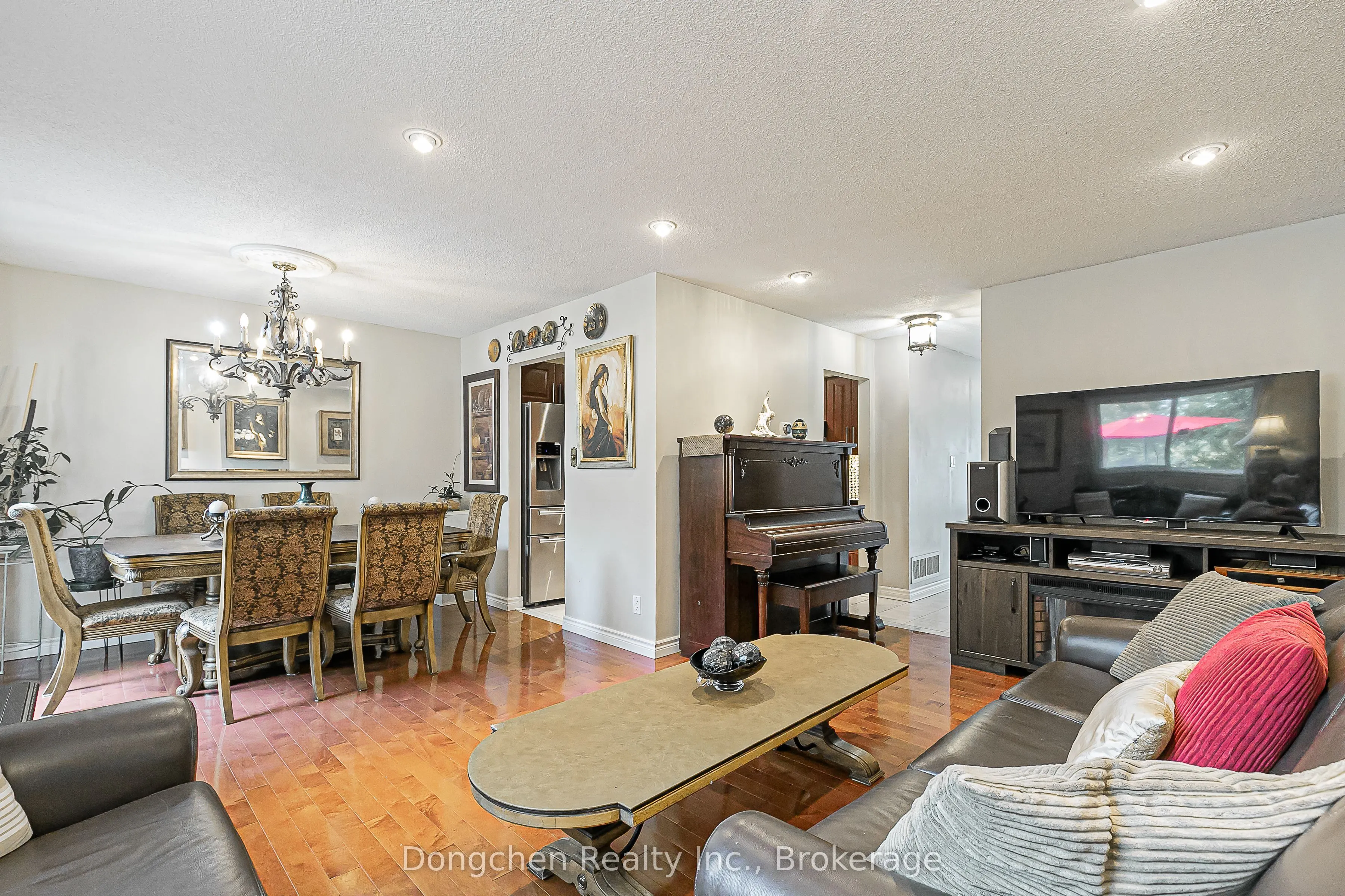 14 Carl Crescent