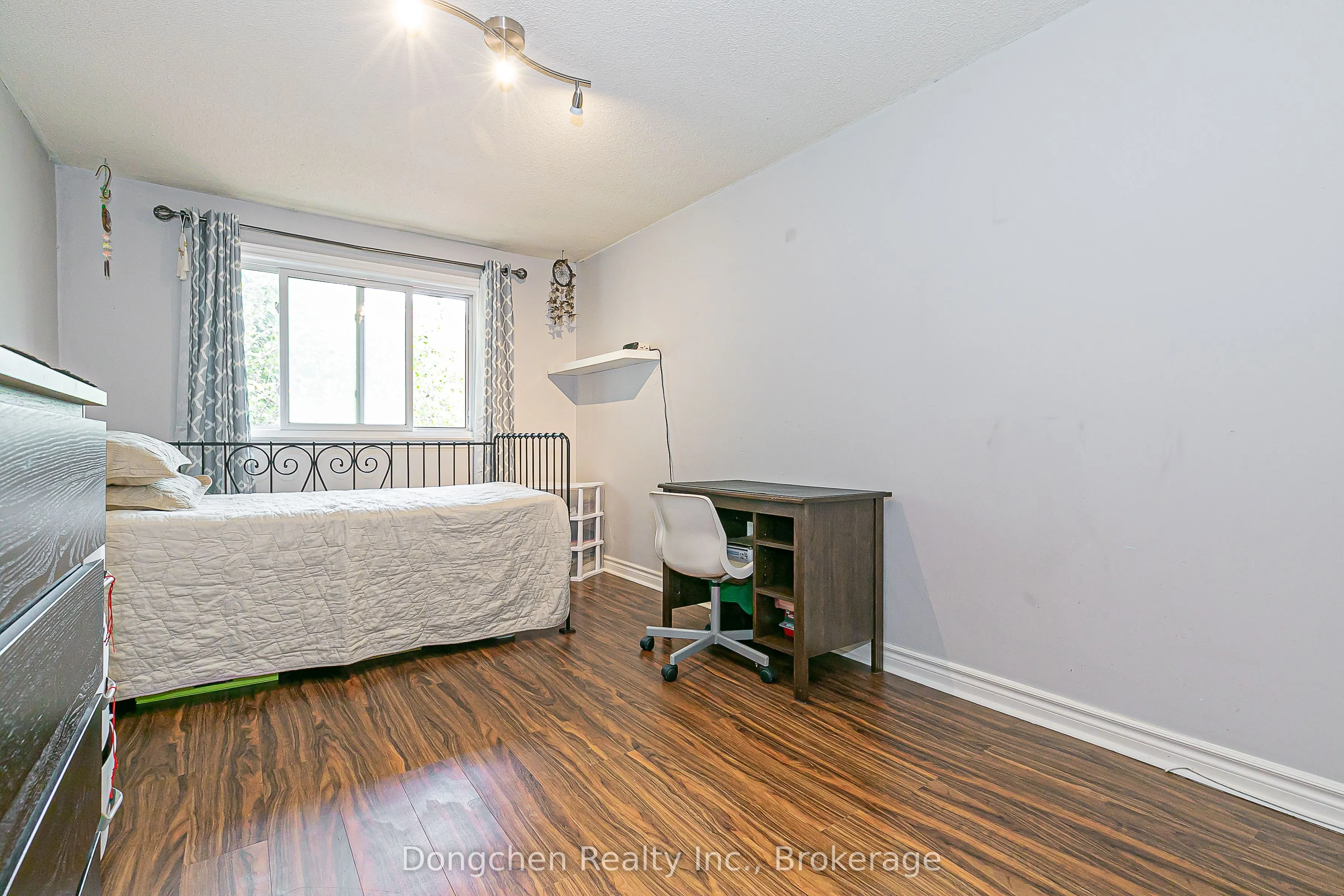 14 Carl Crescent