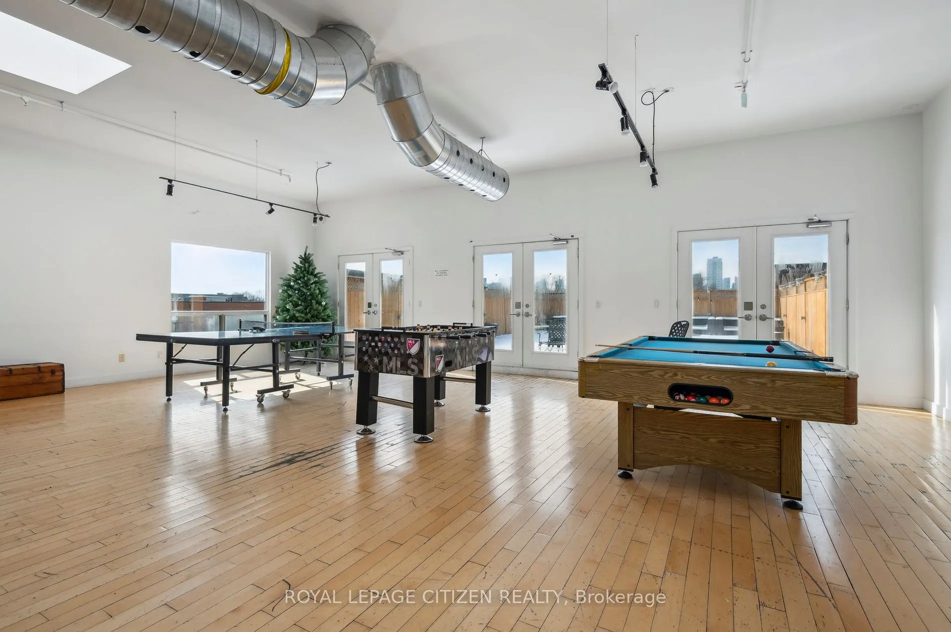 326 Carlaw Avenue, #201
