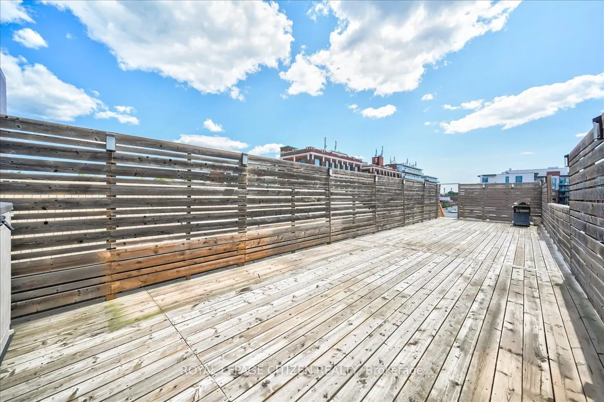 326 Carlaw Avenue, #201