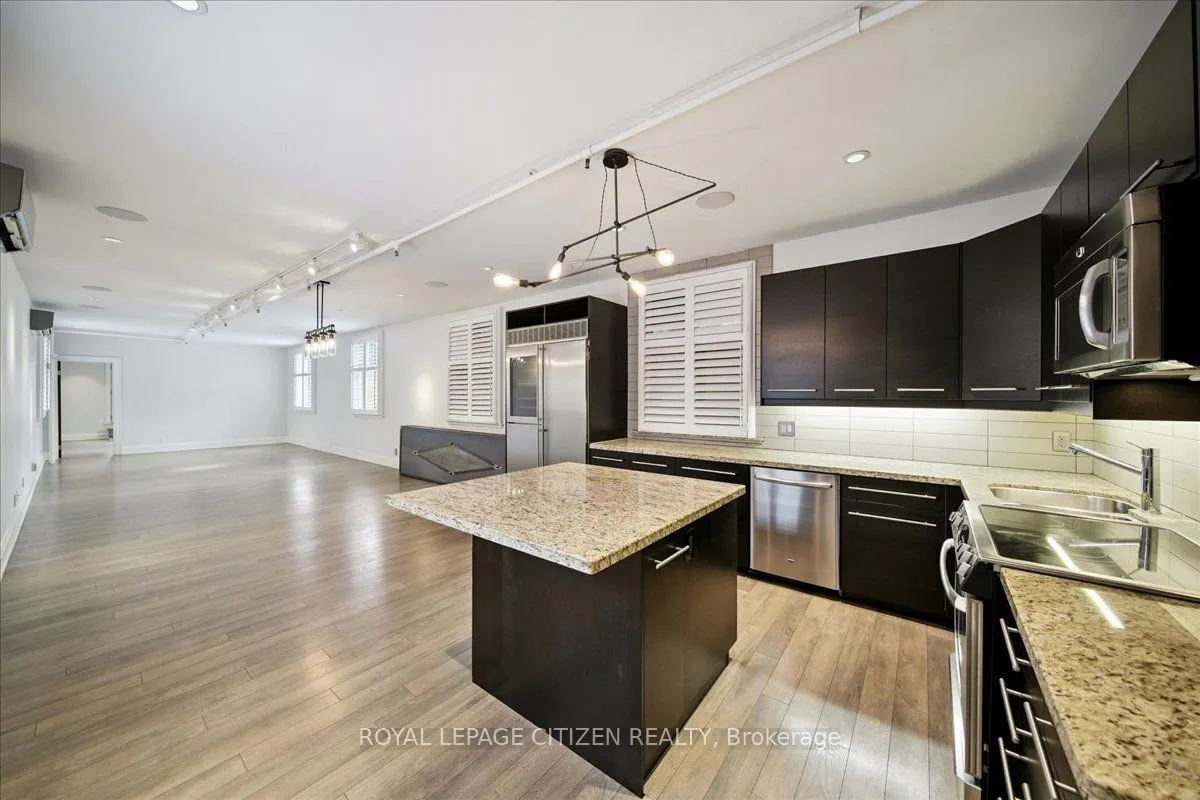 326 Carlaw Avenue, #201