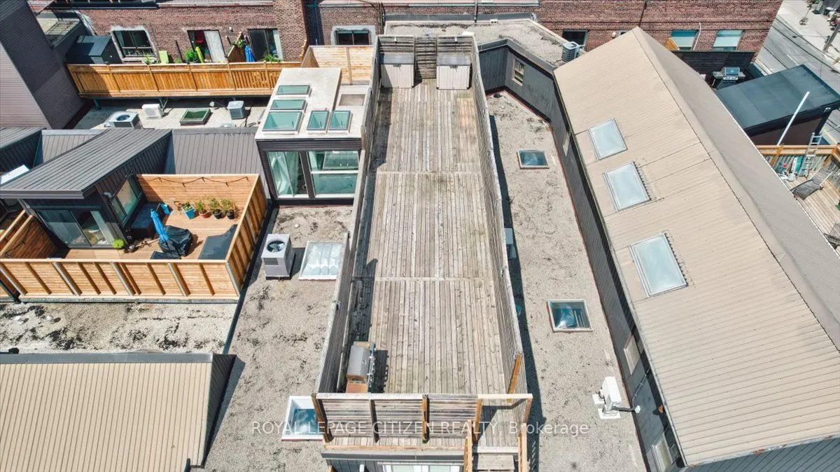 326 Carlaw Avenue, #201