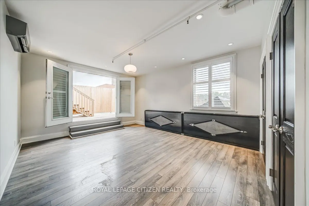 326 Carlaw Avenue, #201