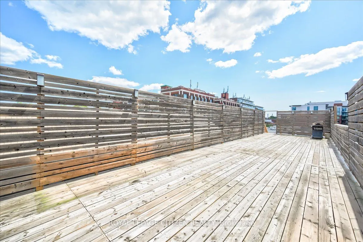 326 Carlaw Avenue, #201
