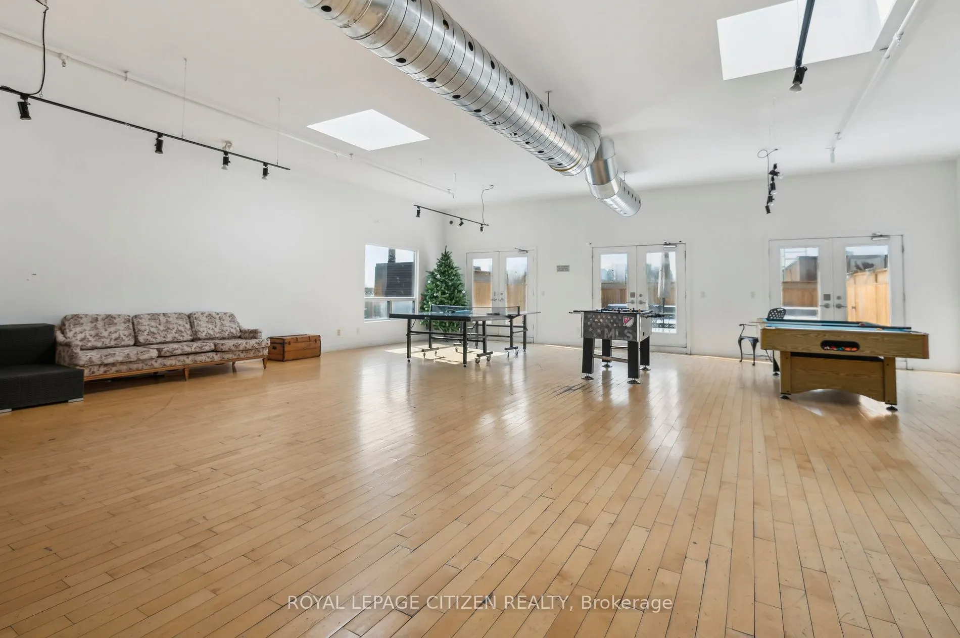 326 Carlaw Avenue, #201