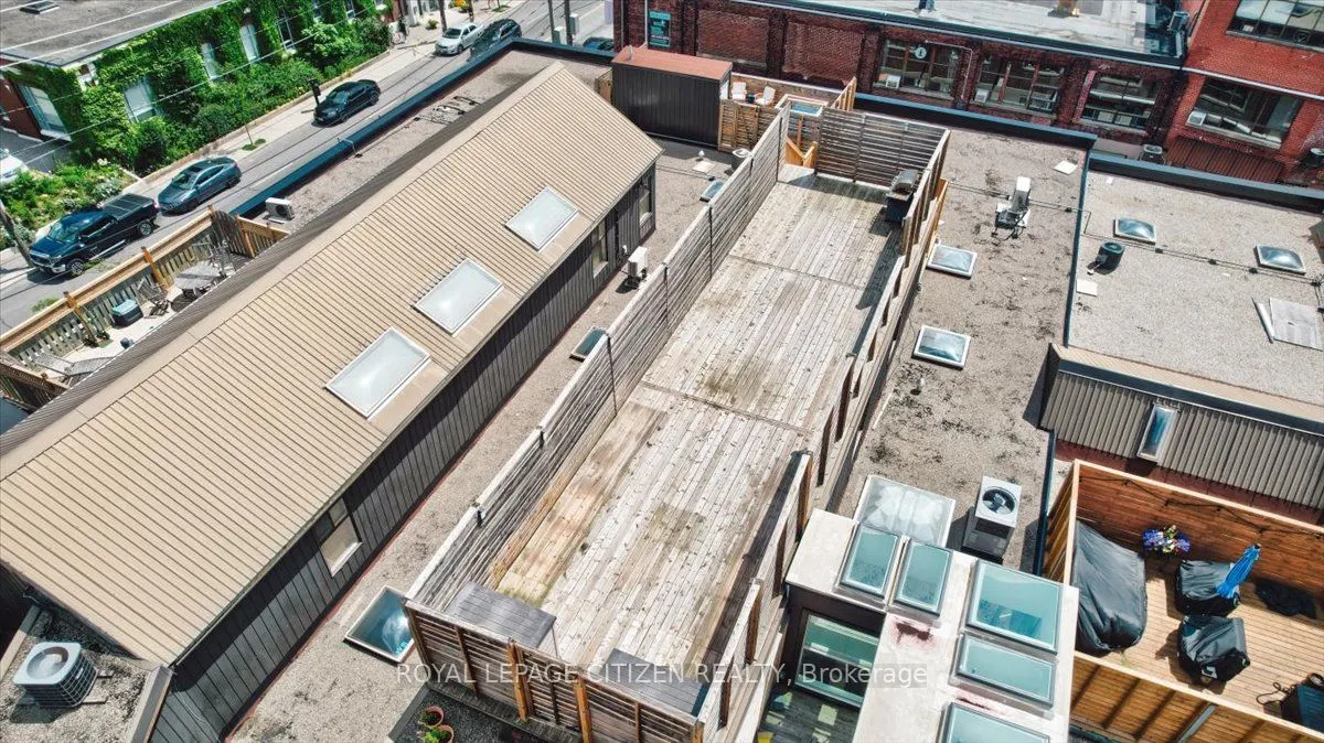 326 Carlaw Avenue, #201