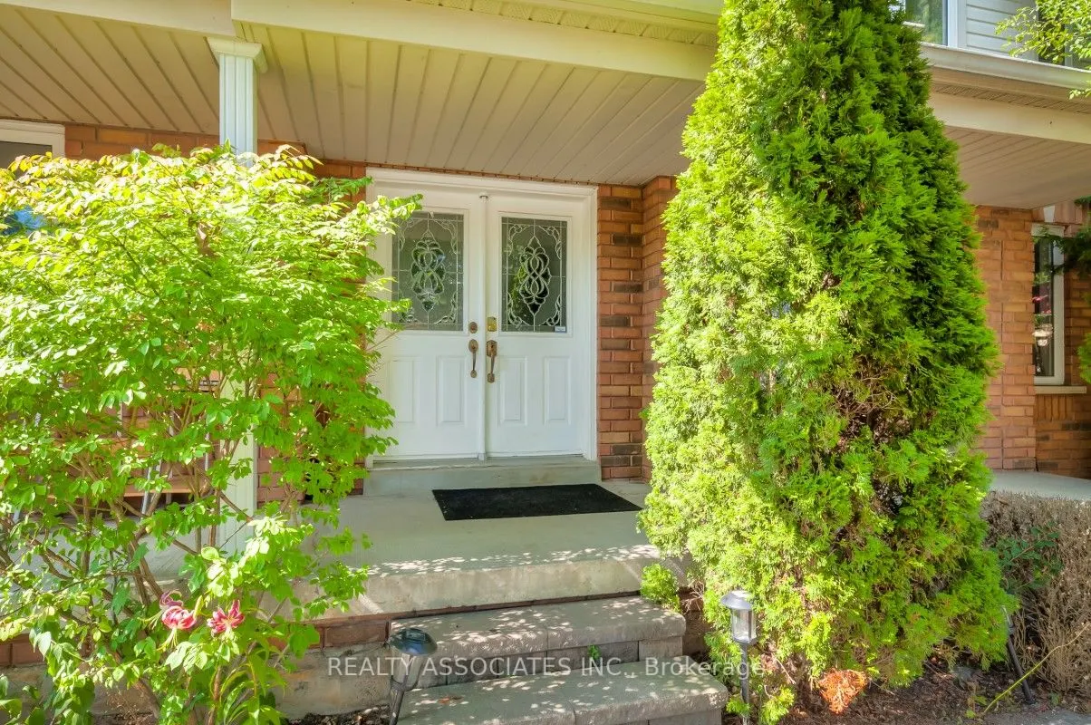 30 Catkins Crescent
