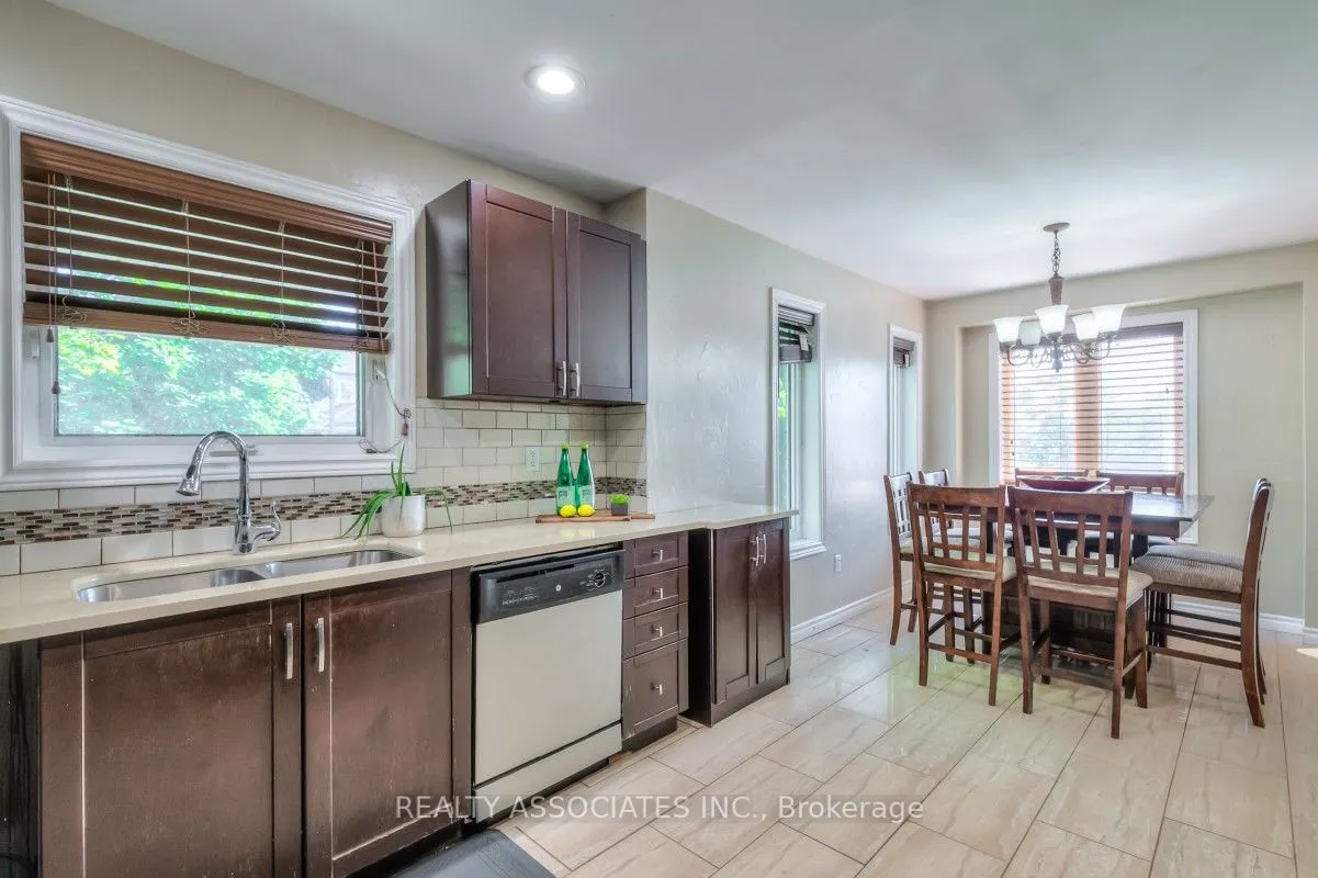 30 Catkins Crescent