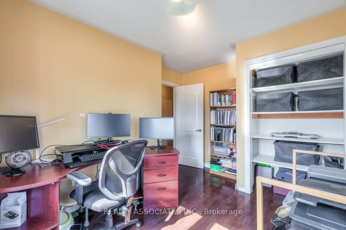 30 Catkins Crescent