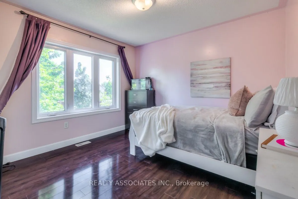30 Catkins Crescent