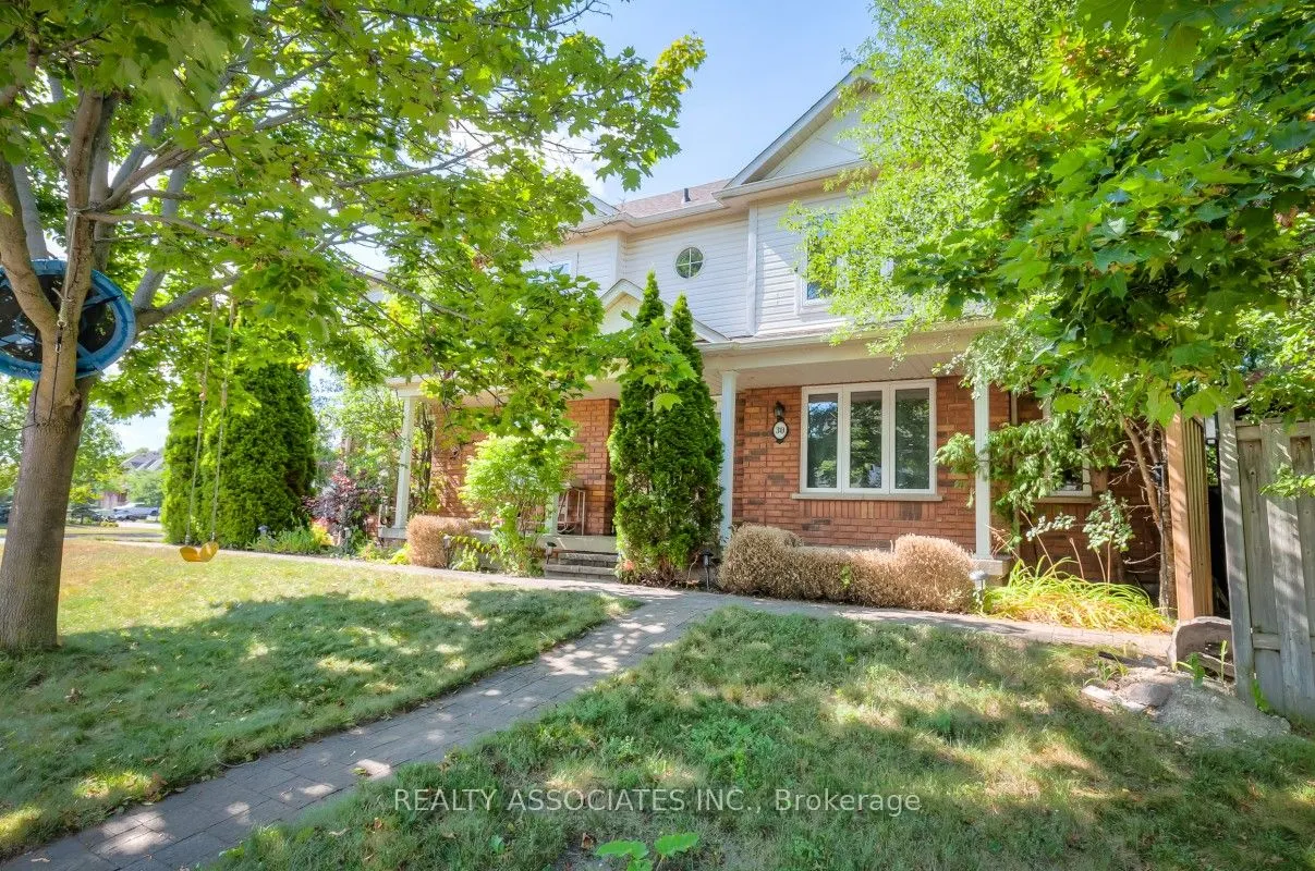 30 Catkins Crescent