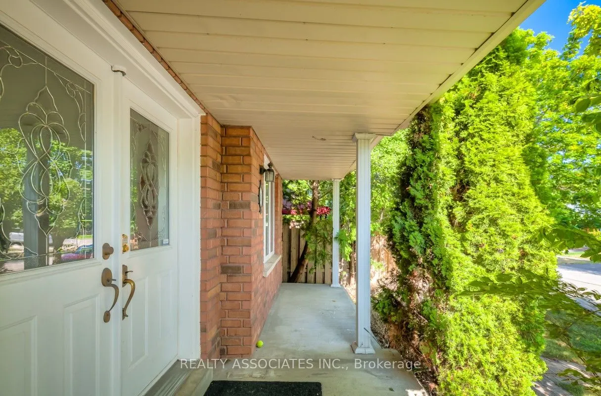 30 Catkins Crescent
