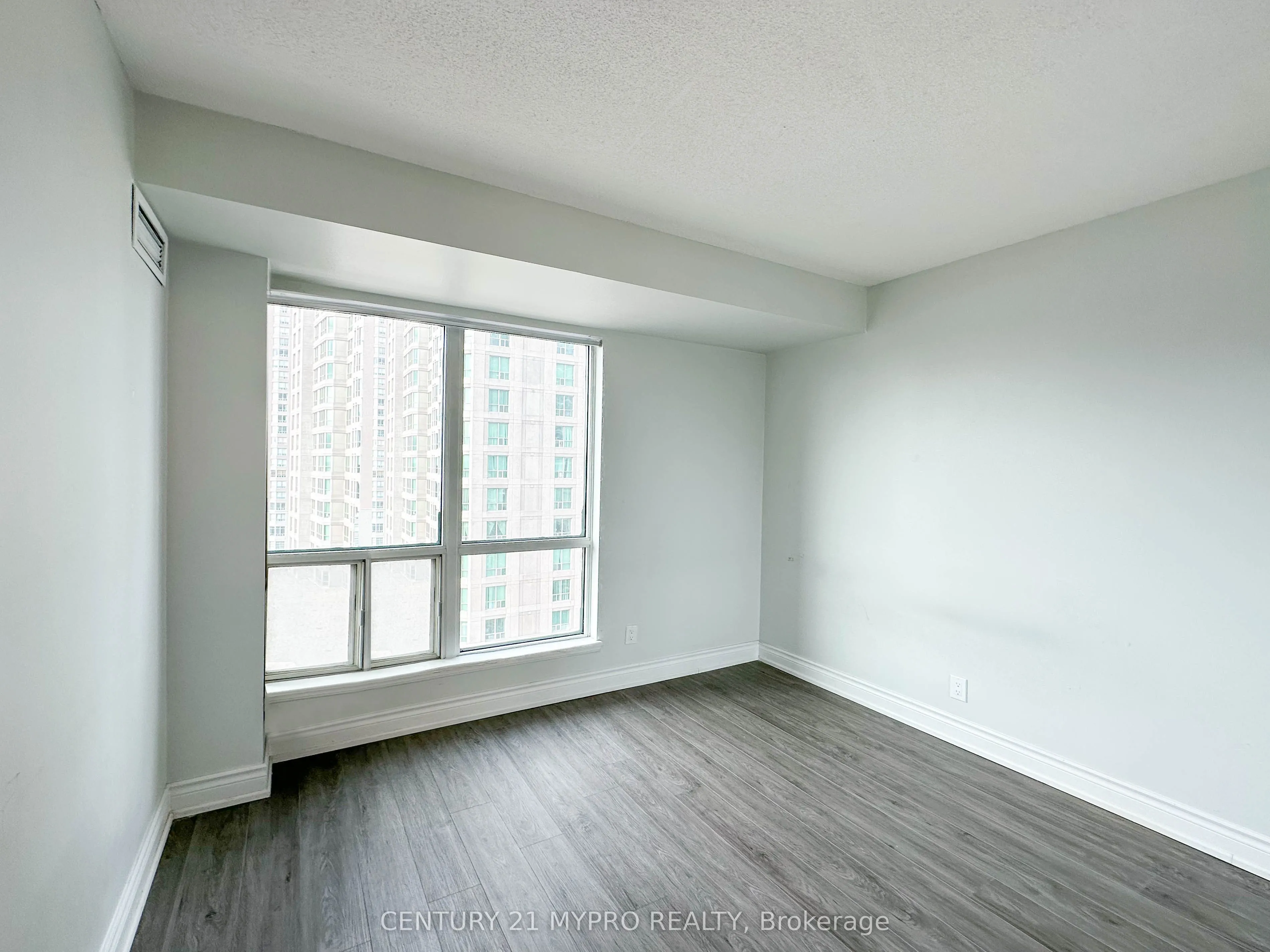 8 Lee Centre Drive, #913