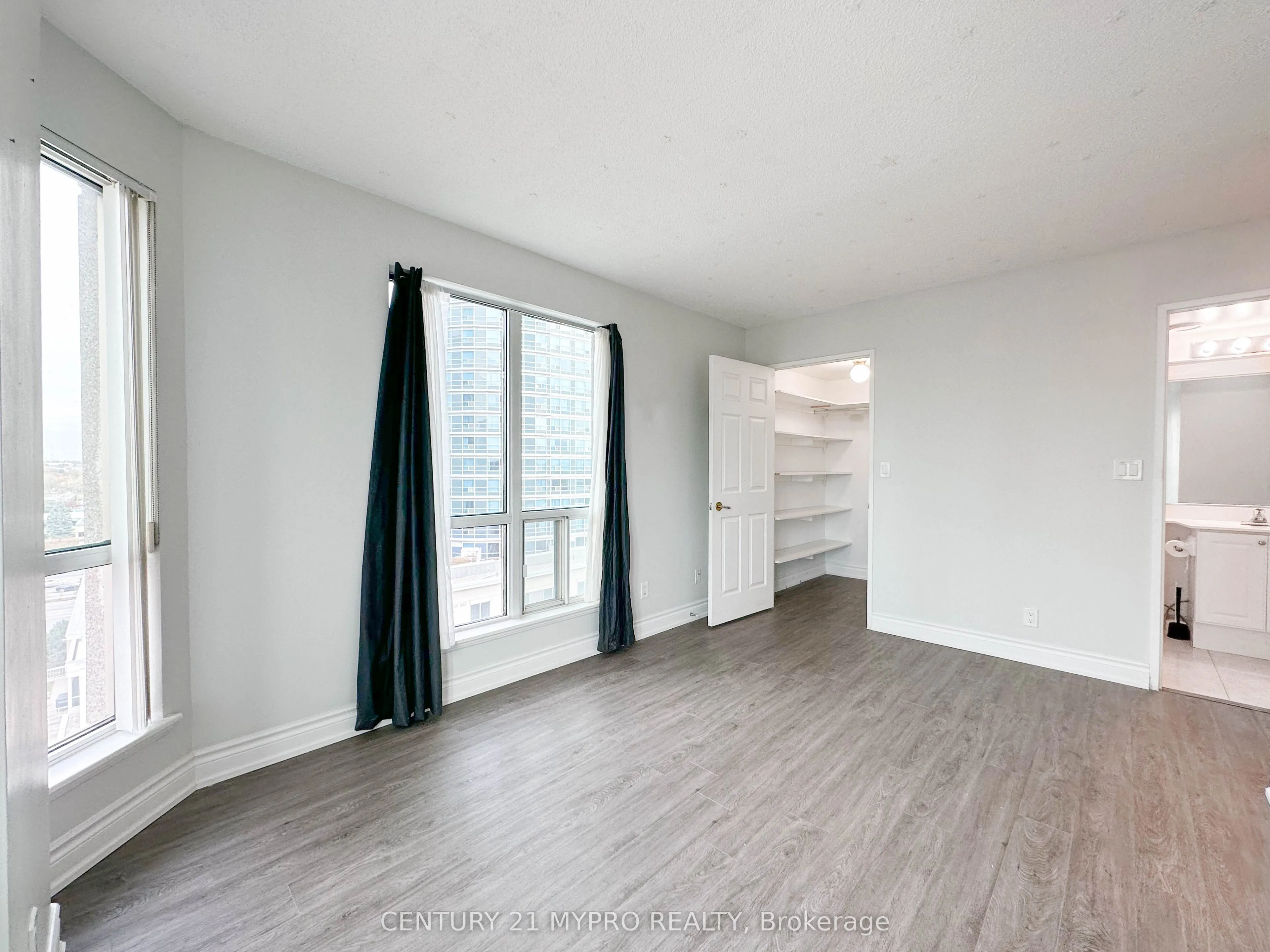 8 Lee Centre Drive, #913
