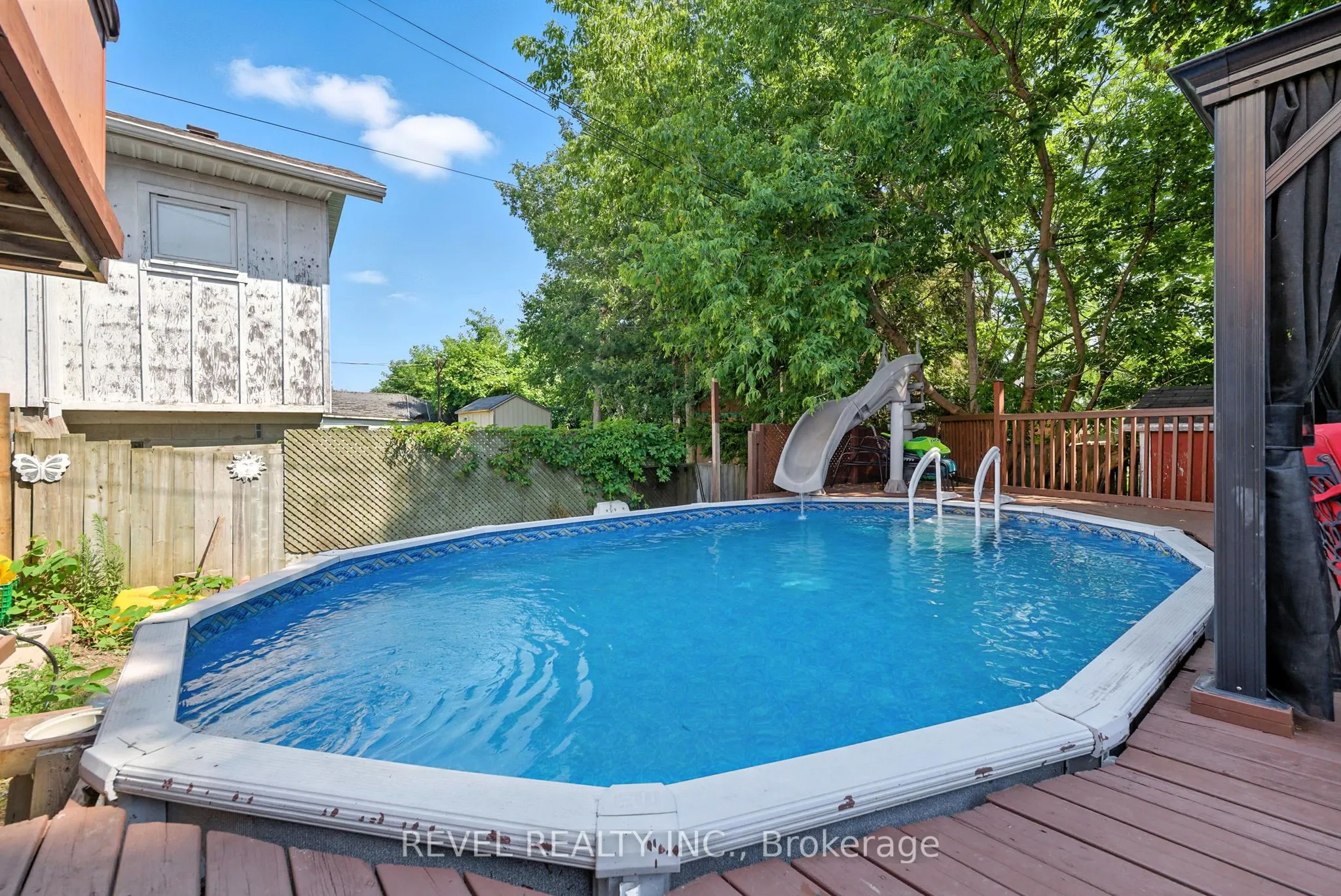 57 Rosehill Boulevard