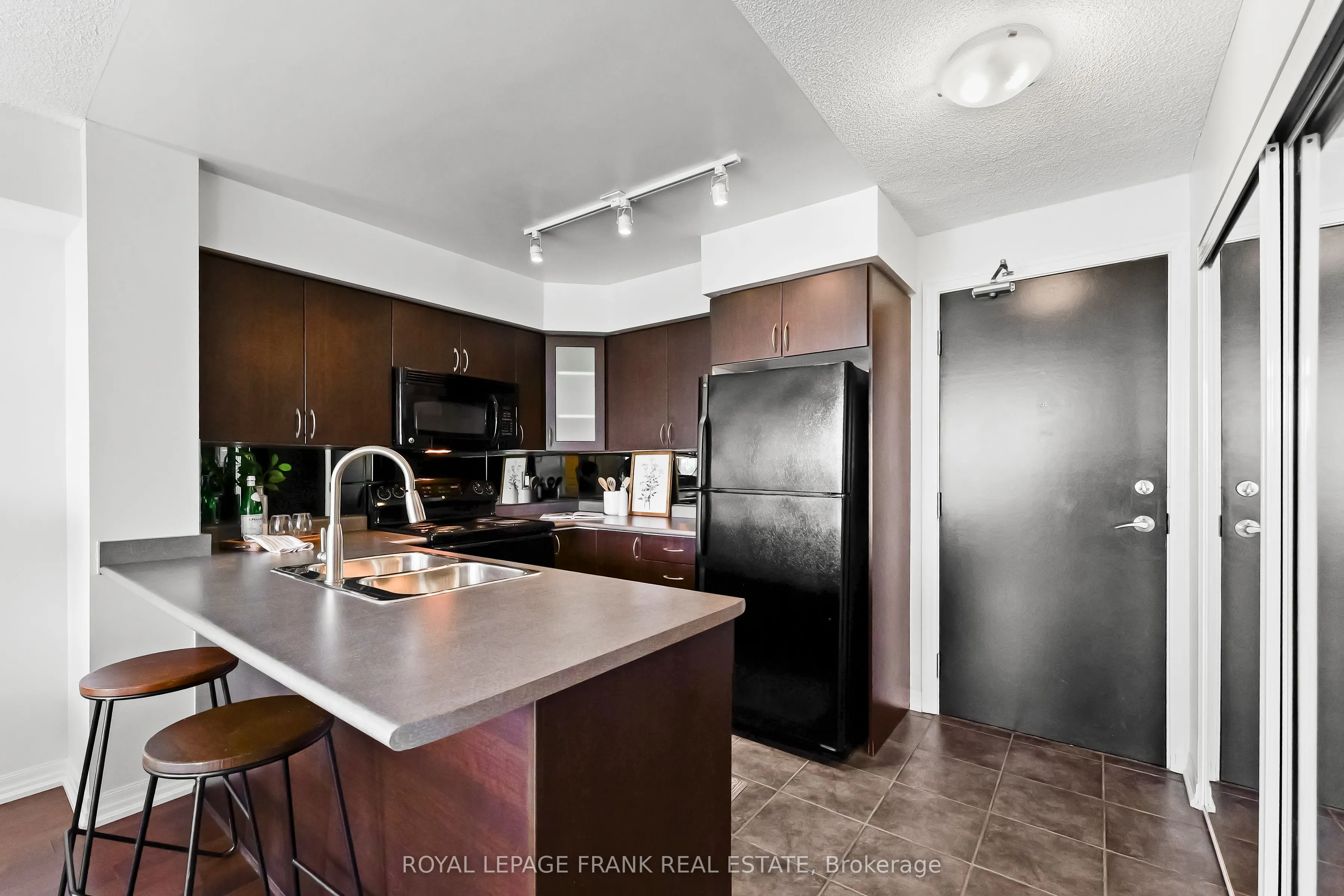 1600 Charles Street, #705