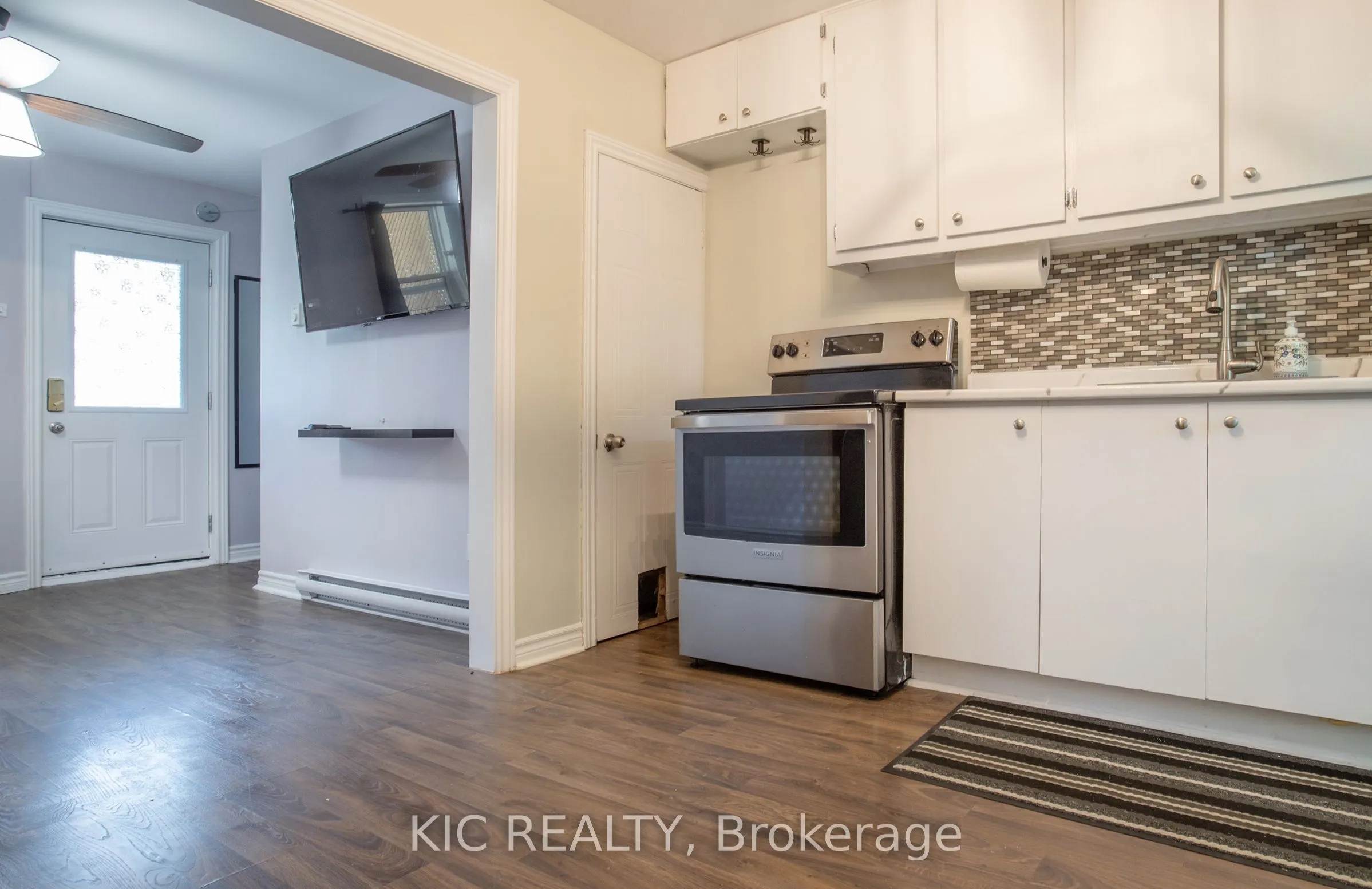 112 1/2 Olive Avenue