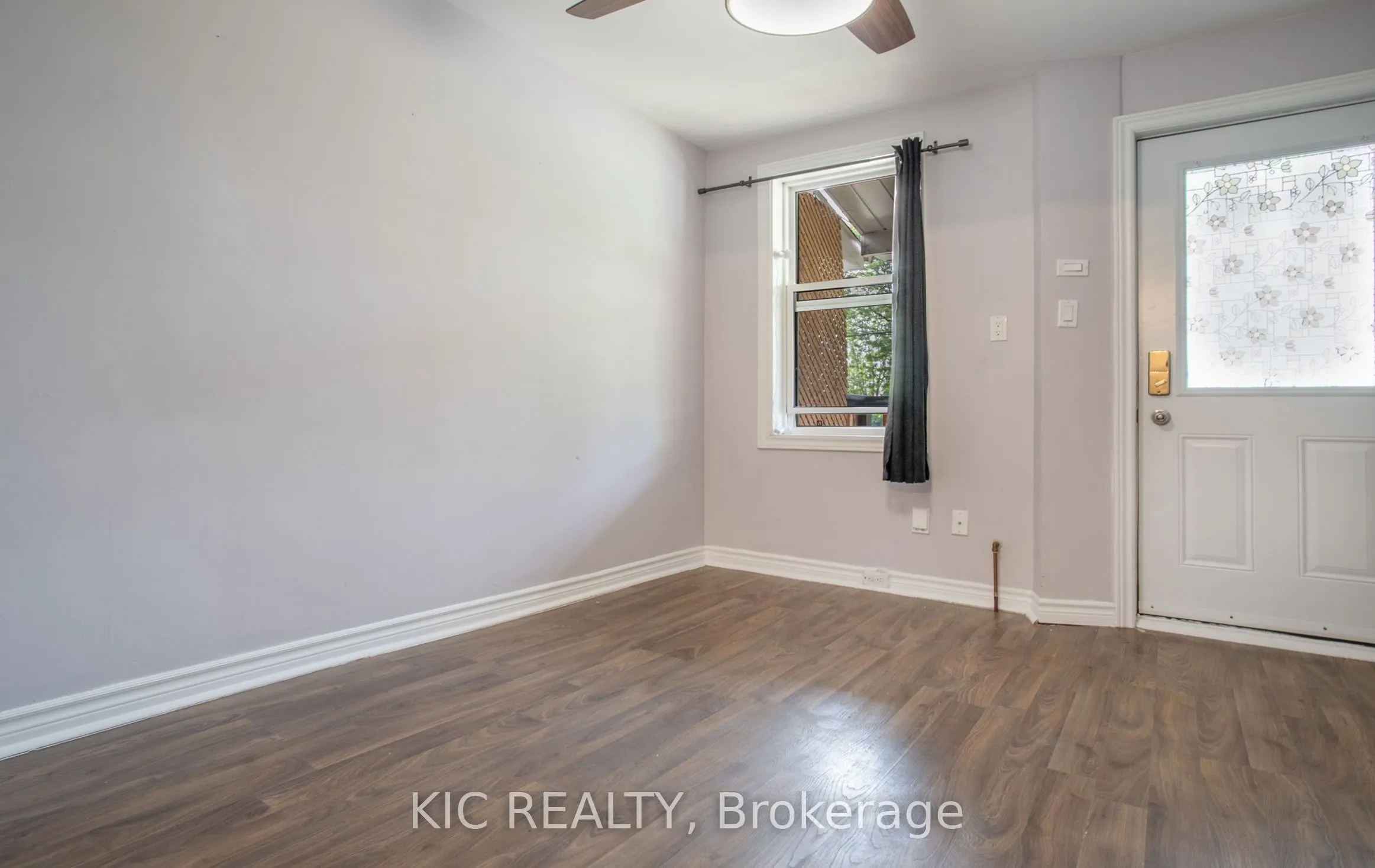 112 1/2 Olive Avenue