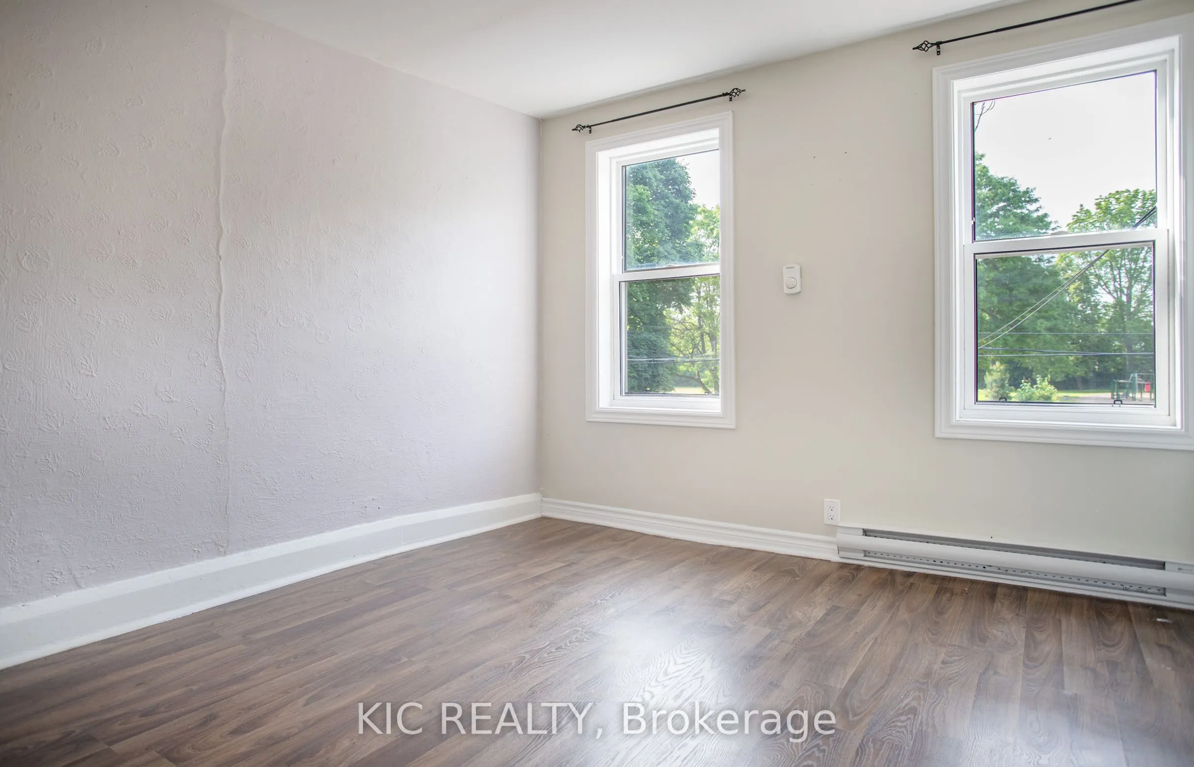 112 1/2 Olive Avenue