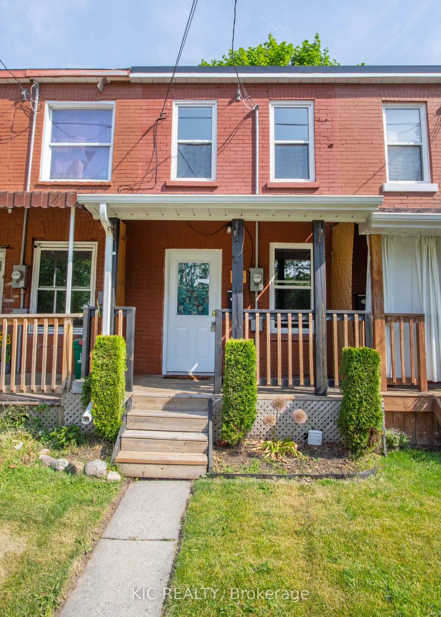 112 1/2 Olive Avenue