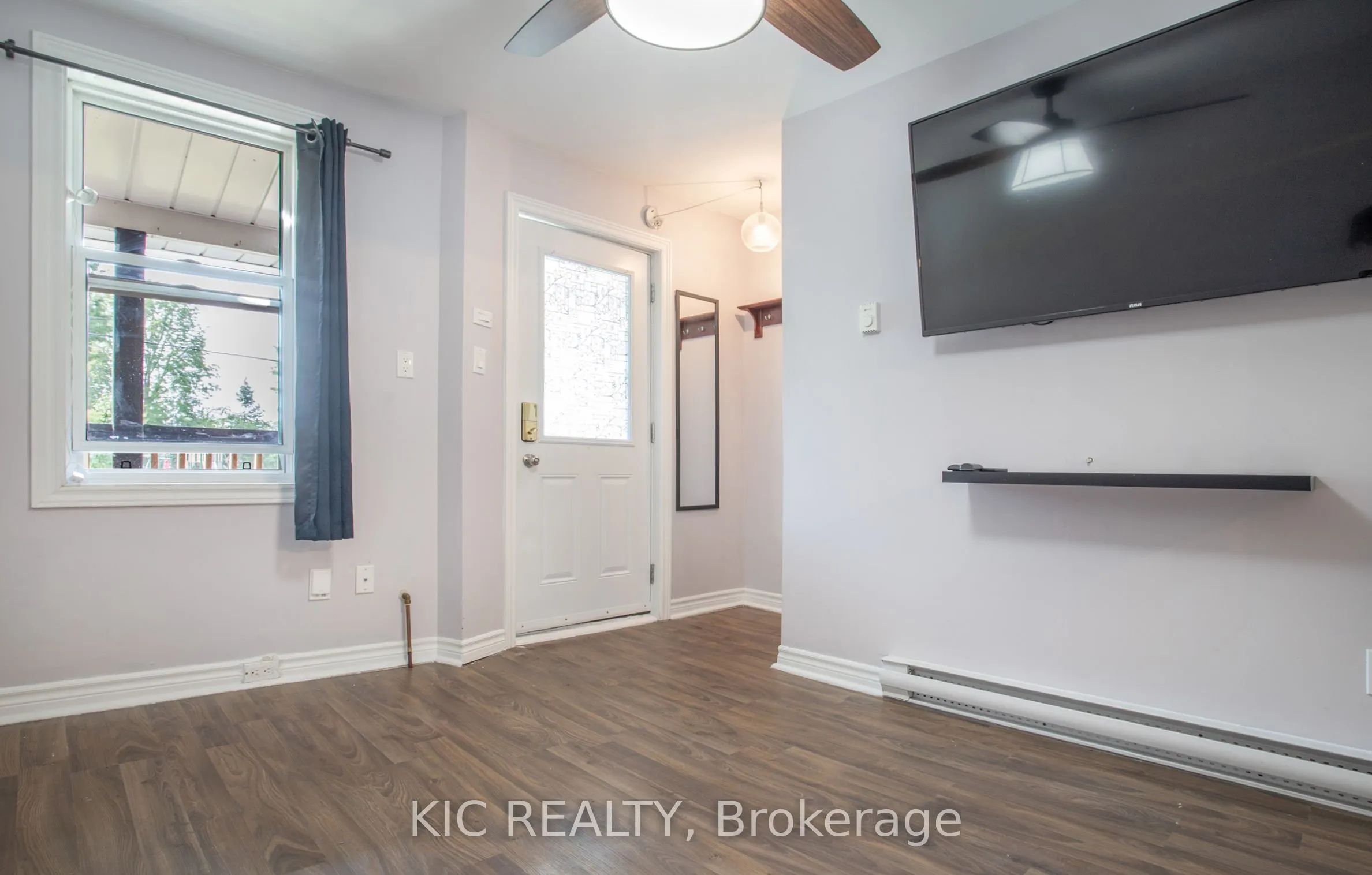 112 1/2 Olive Avenue