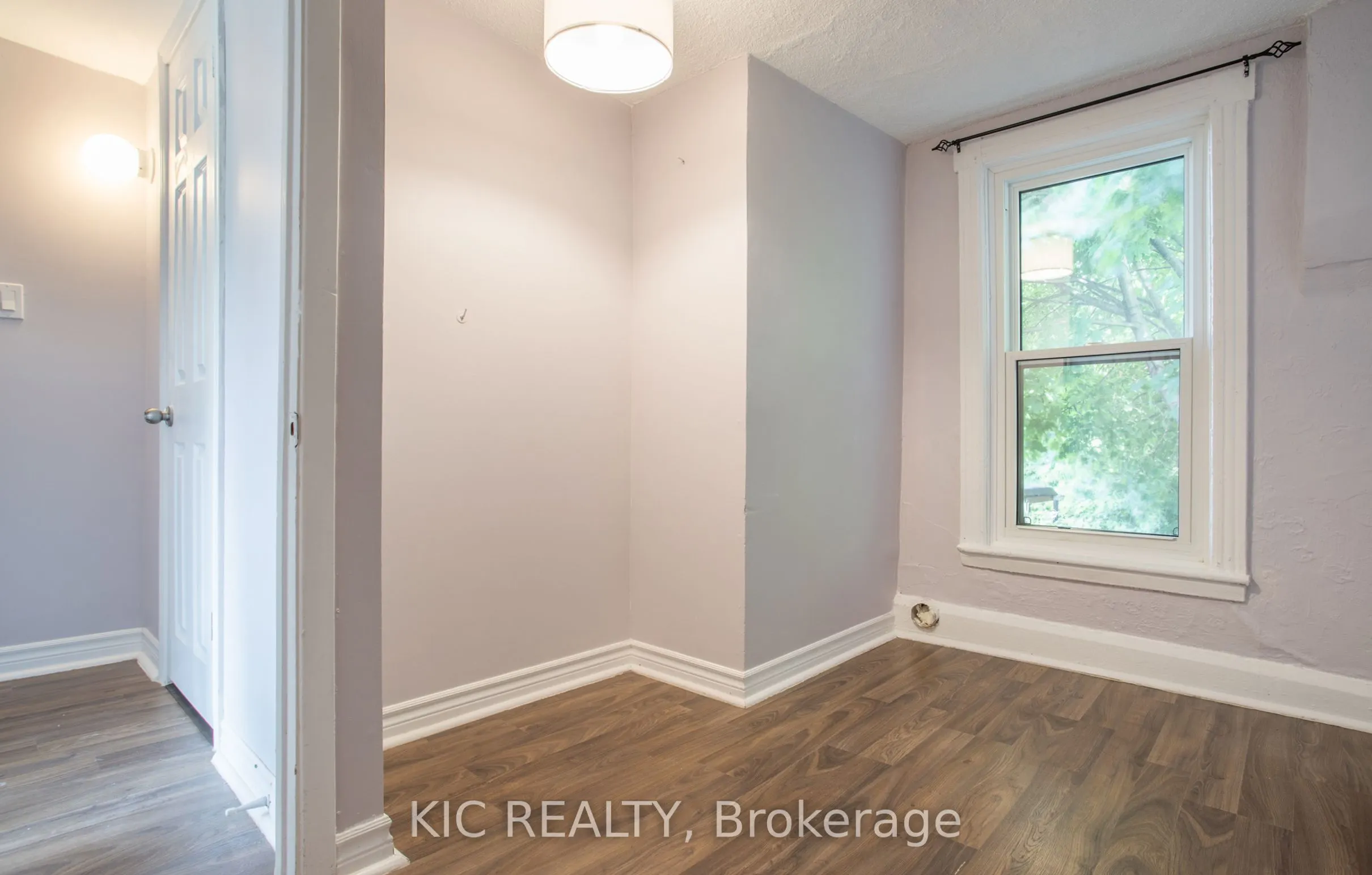 112 1/2 Olive Avenue