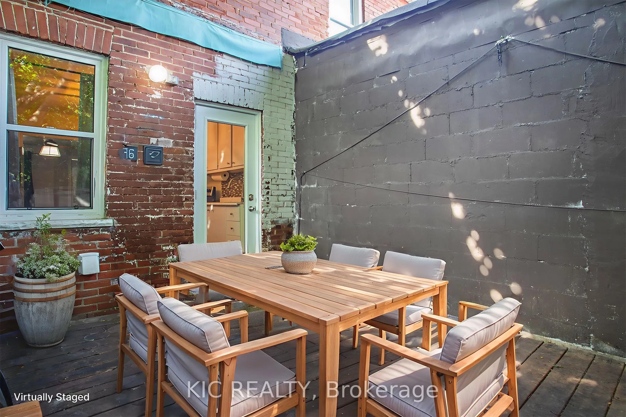 112 1/2 Olive Avenue