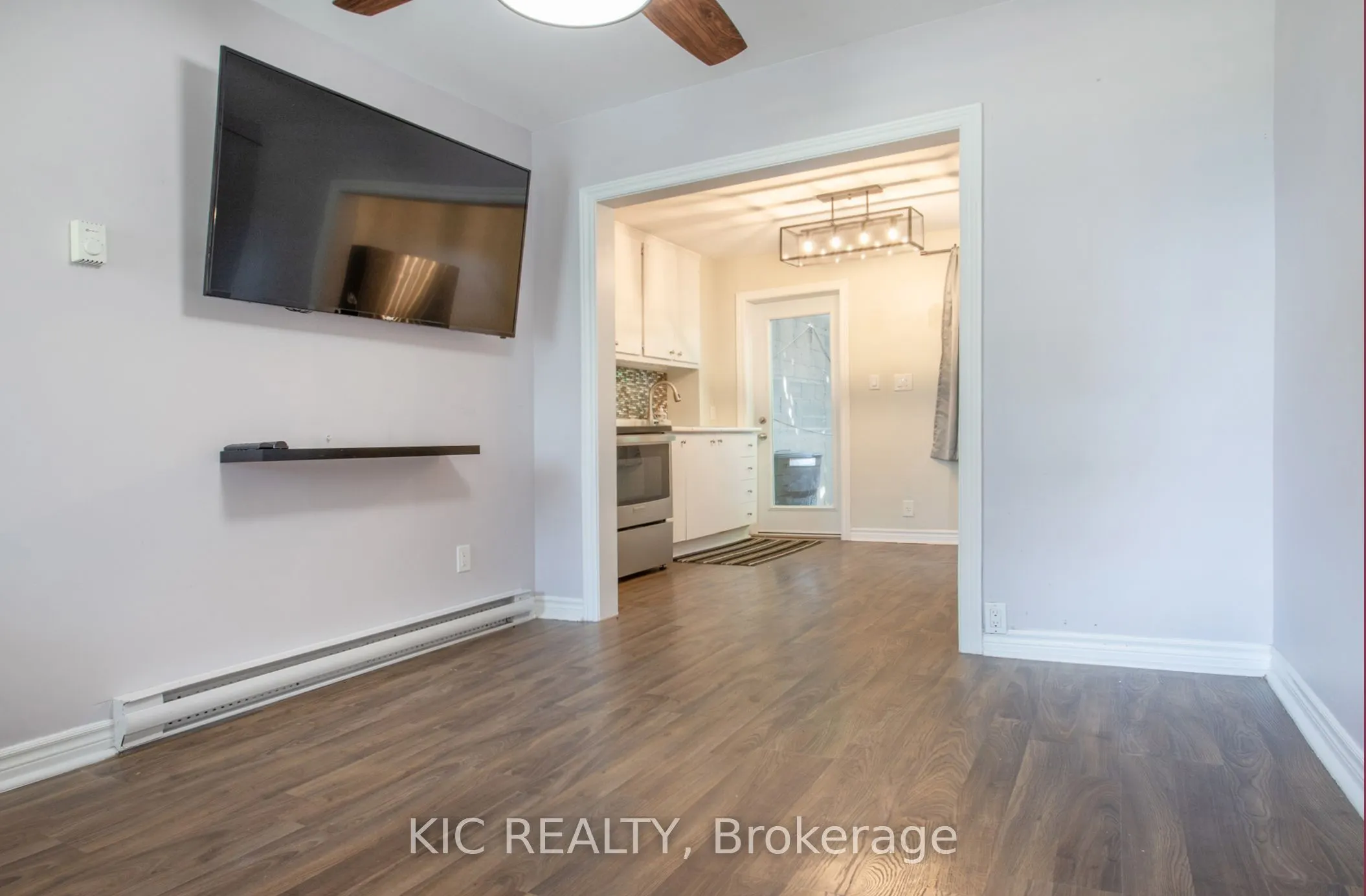 112 1/2 Olive Avenue