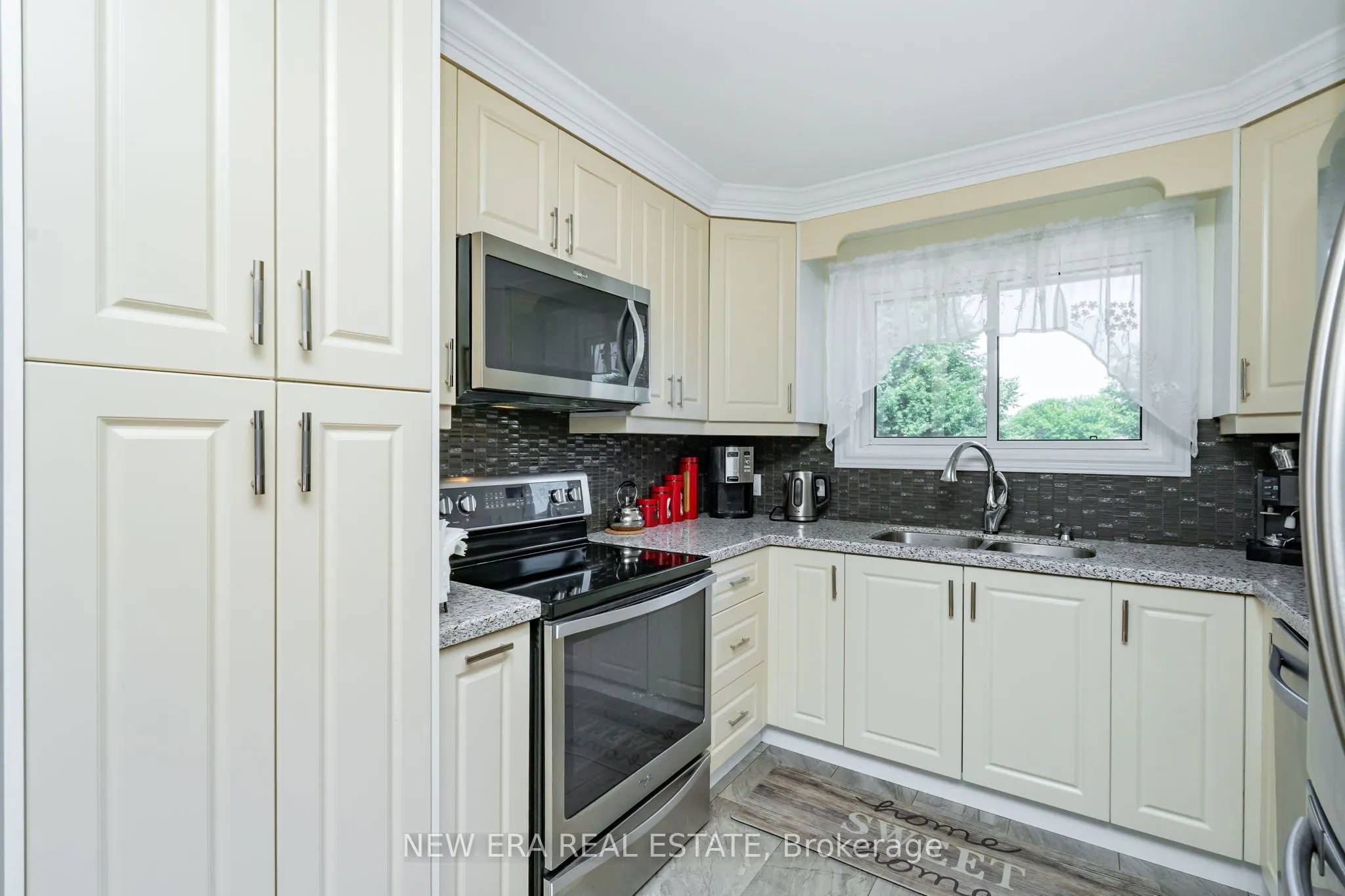 258 Nipigon Street