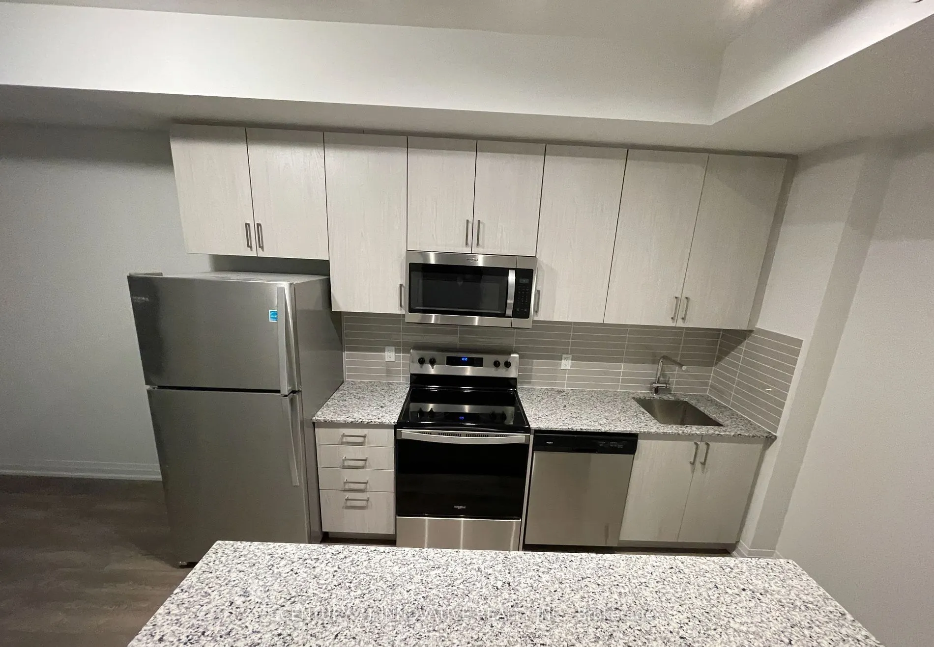 10 Meadowglen Place, #910