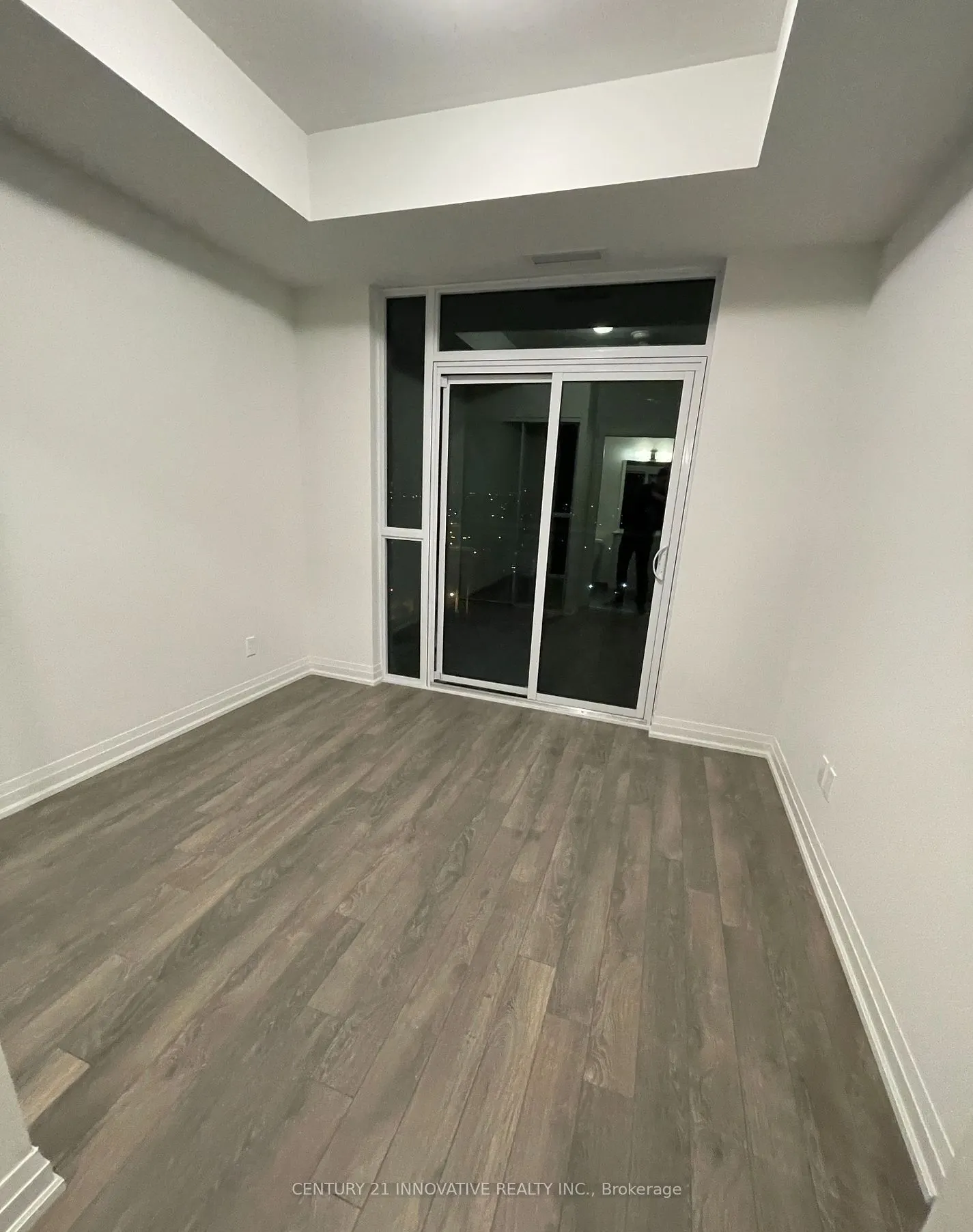 10 Meadowglen Place, #910