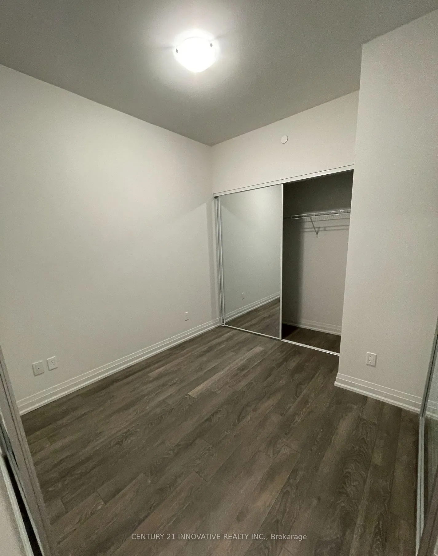 10 Meadowglen Place, #910