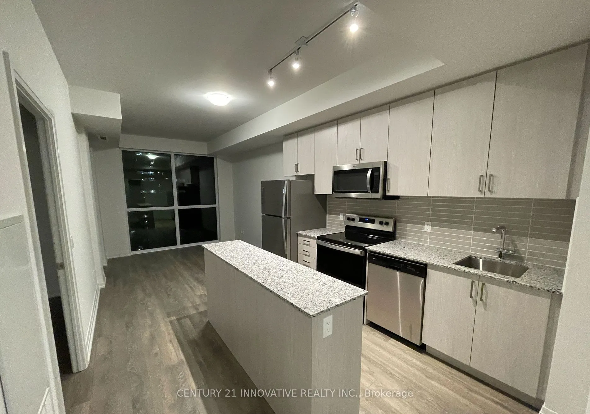 10 Meadowglen Place, #910
