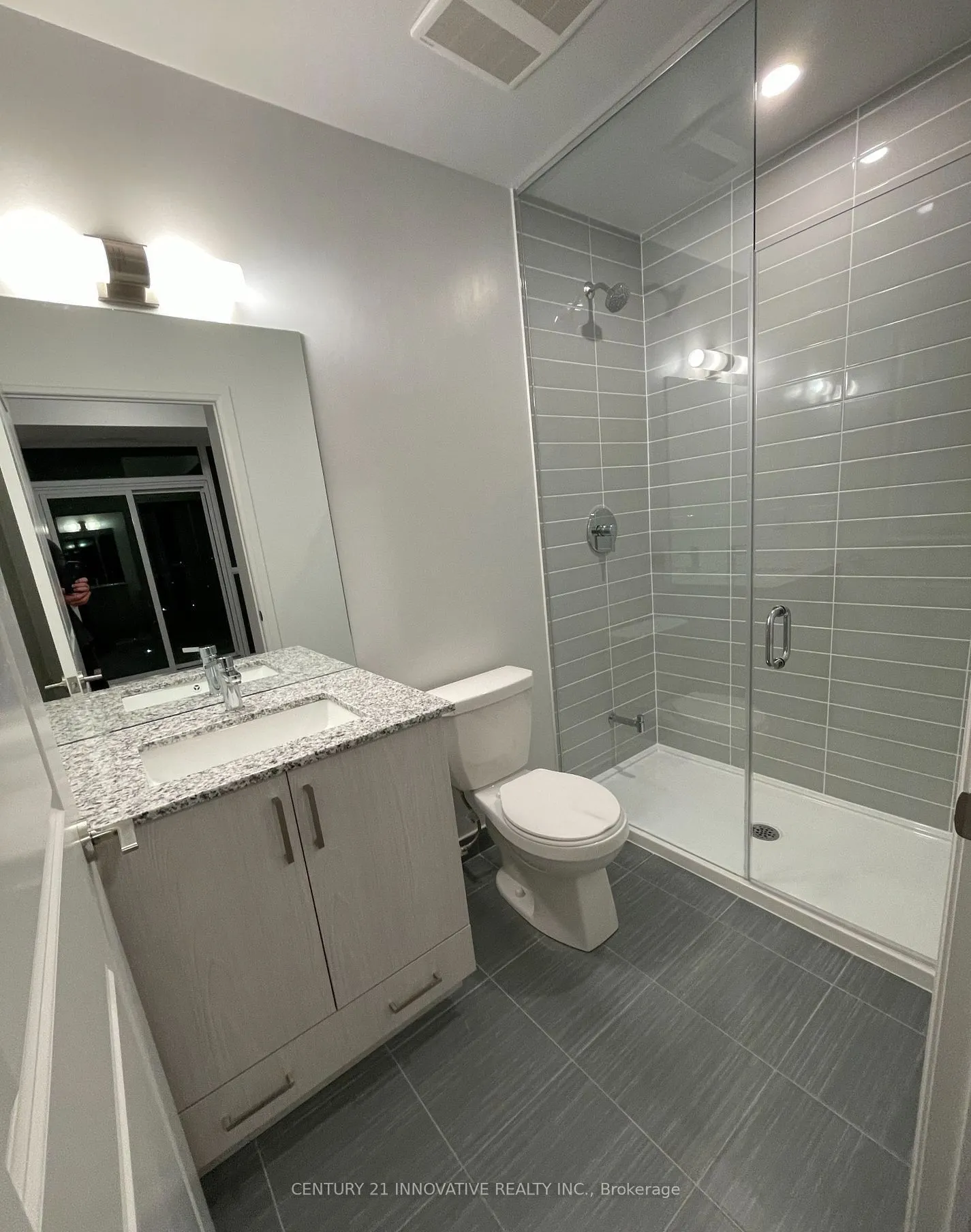 10 Meadowglen Place, #910