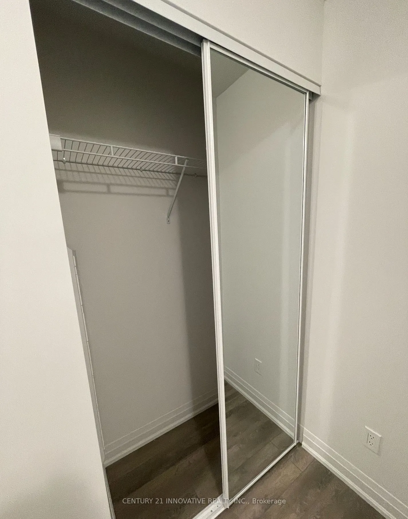 10 Meadowglen Place, #910