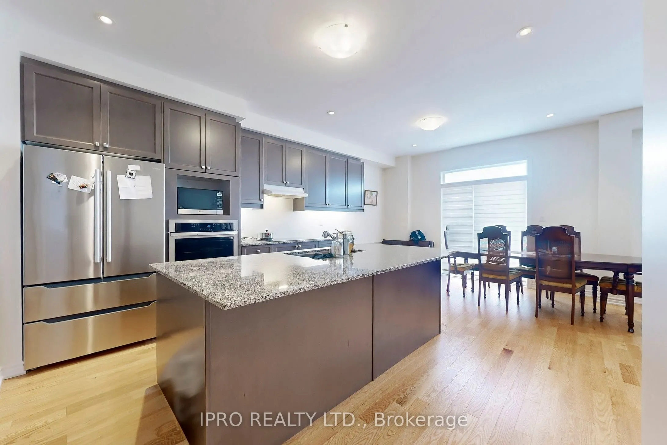 905 Rexton Drive