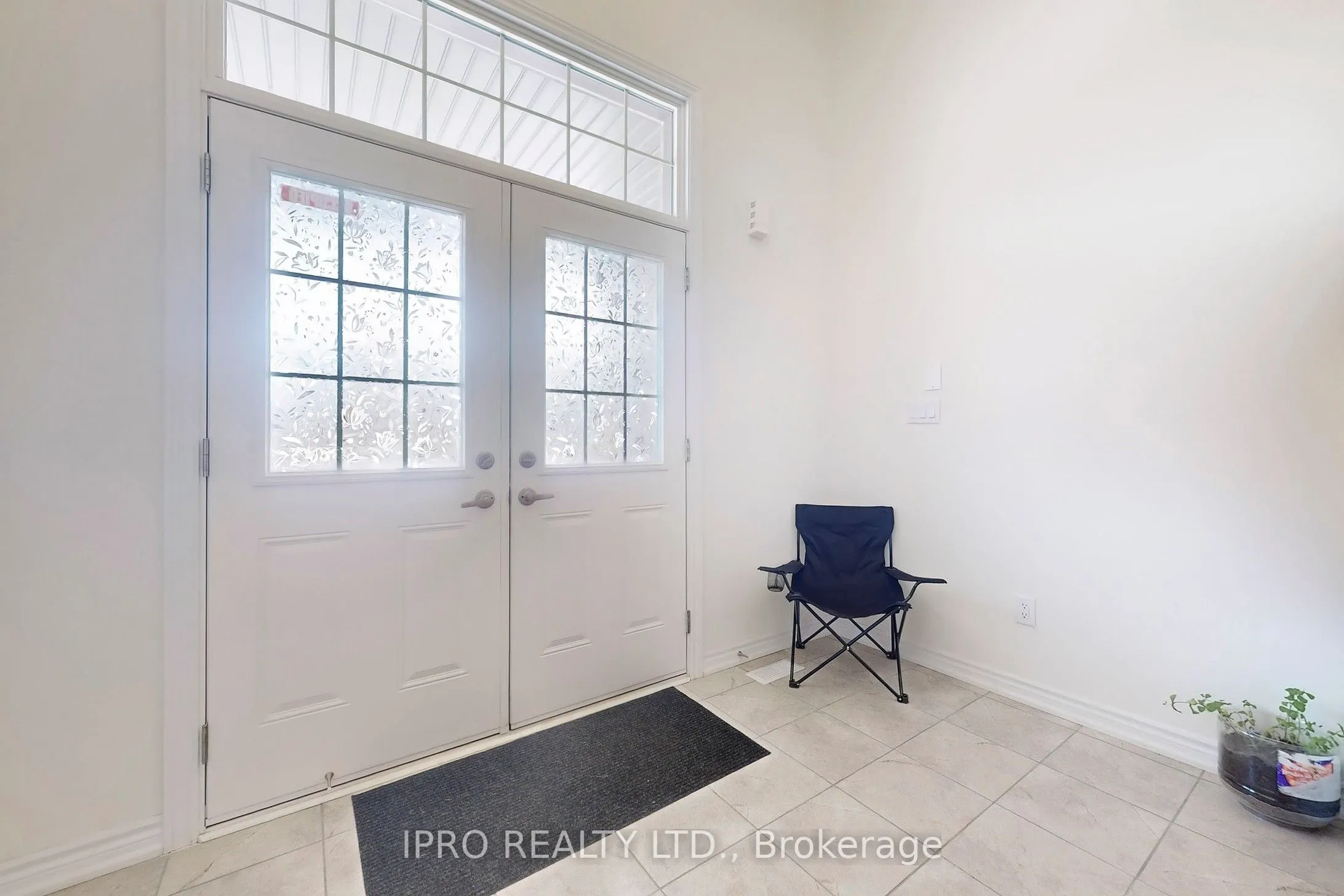 905 Rexton Drive