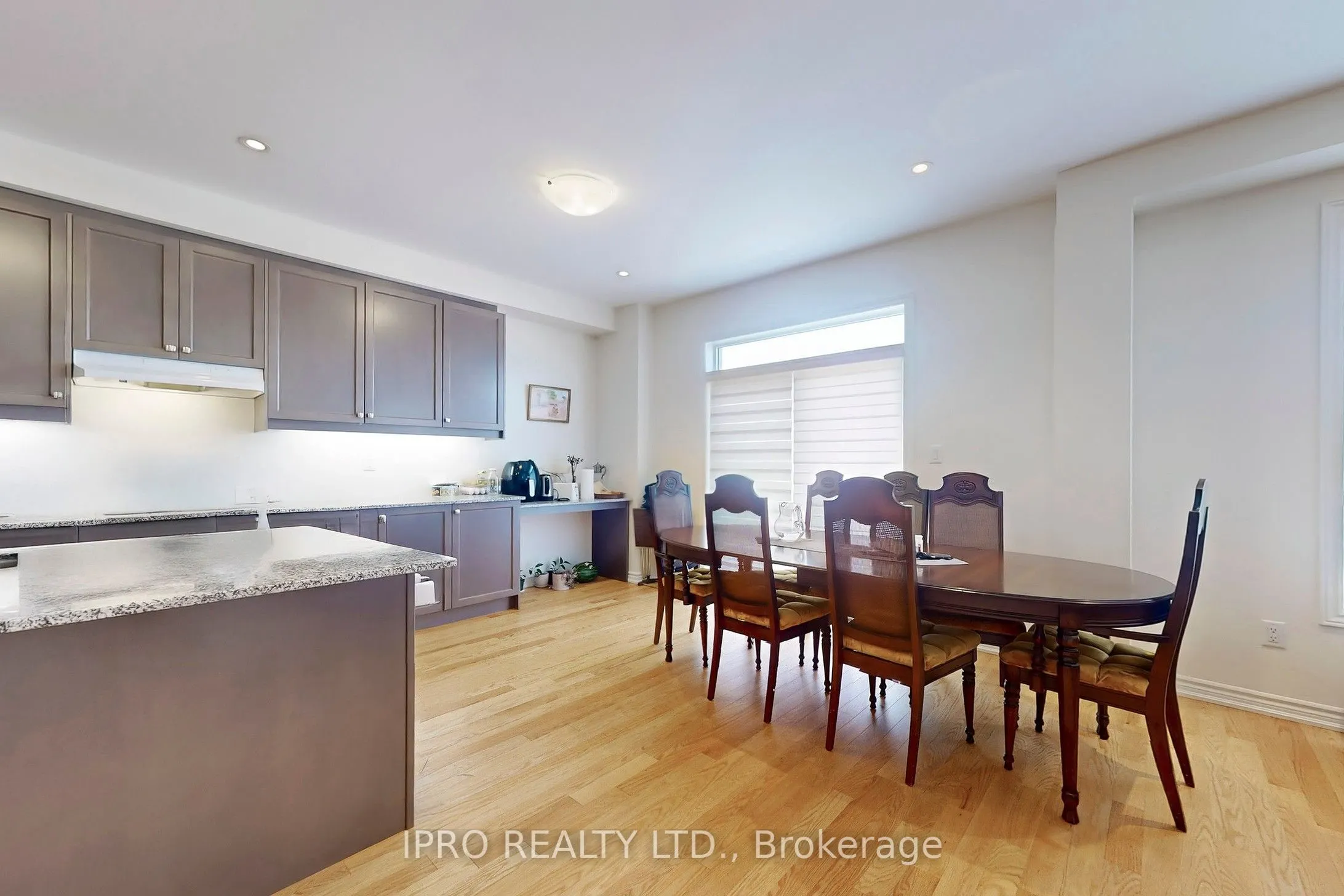 905 Rexton Drive