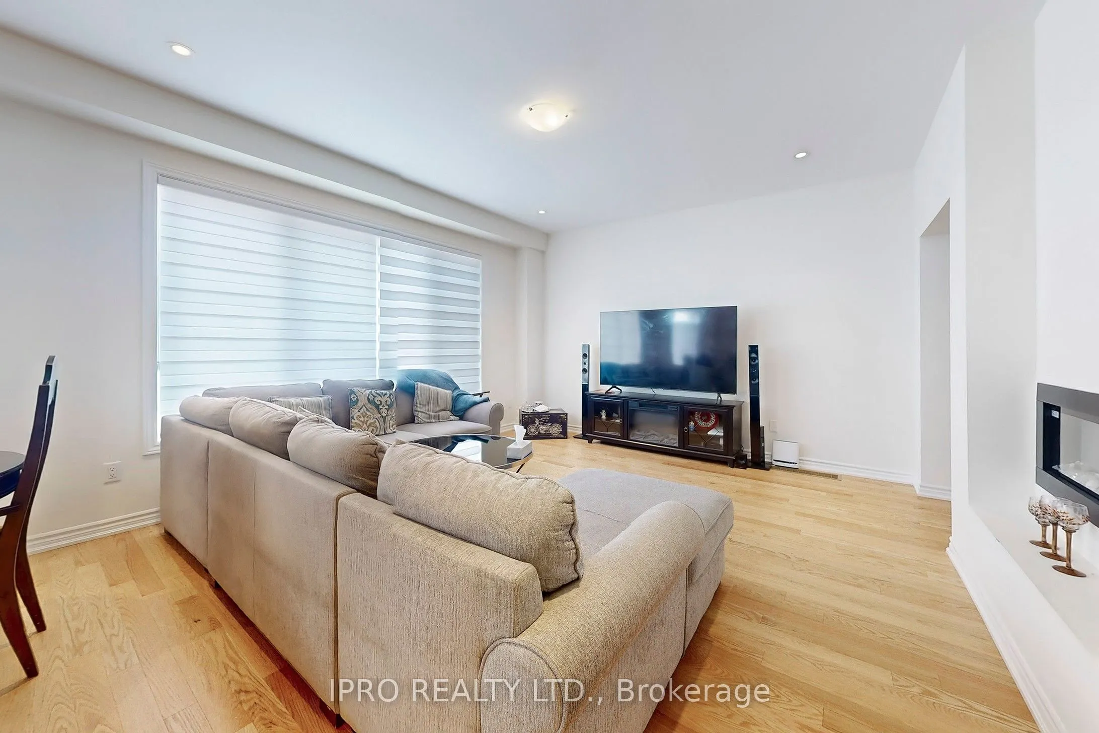 905 Rexton Drive