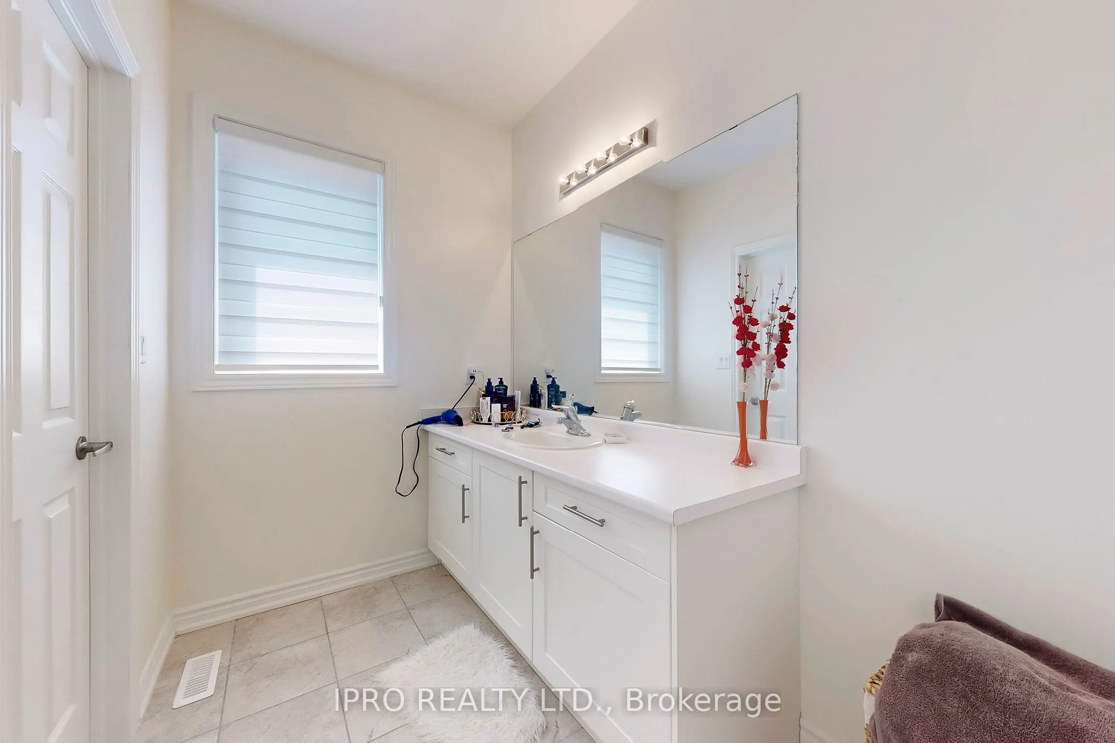 905 Rexton Drive