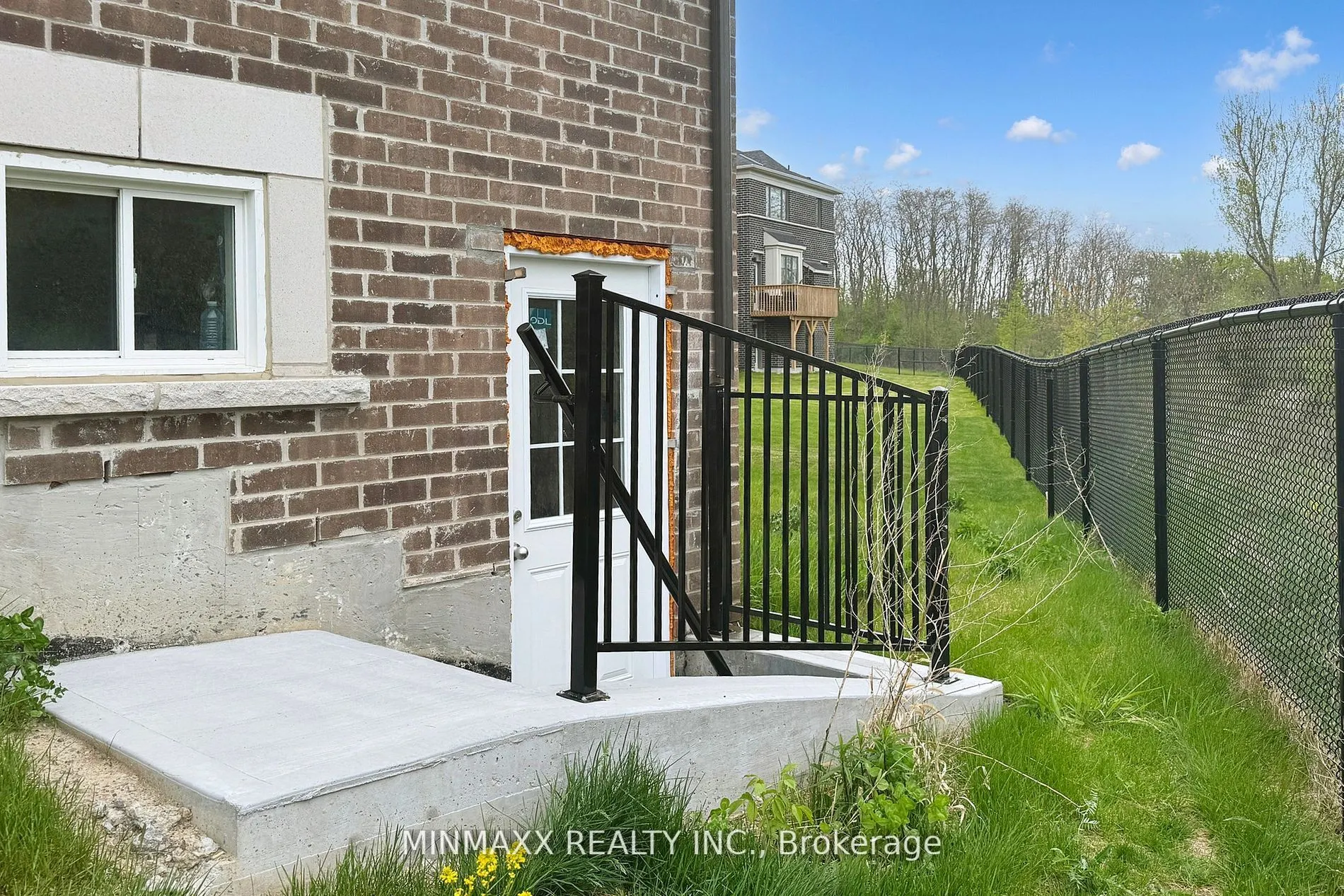 3050 Hollyberry Trail