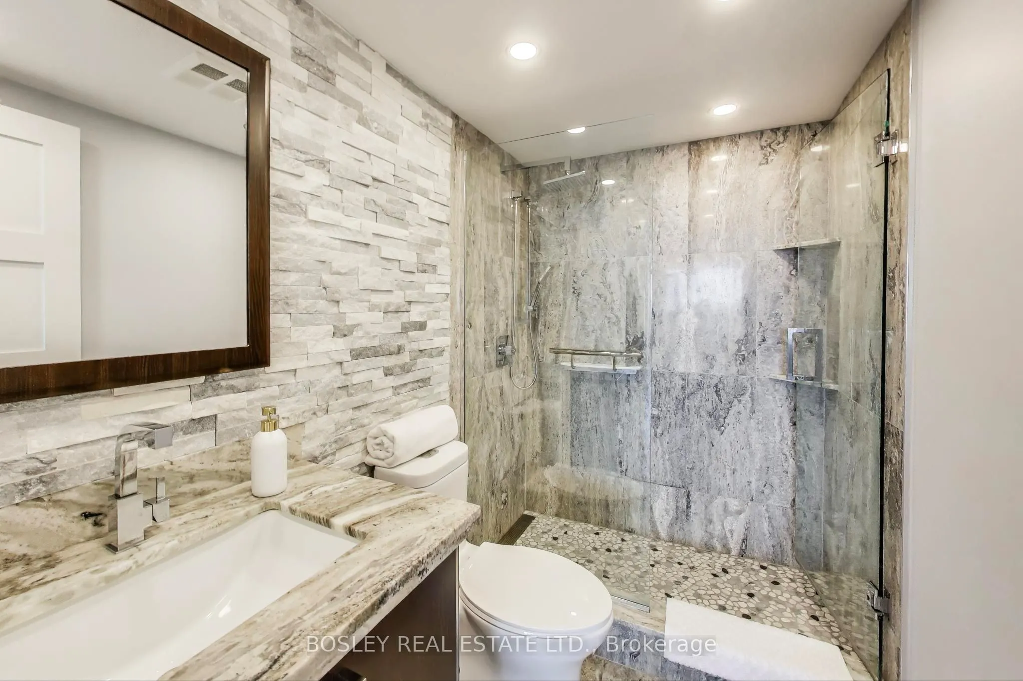 1880 Valley Farm Road, #926
