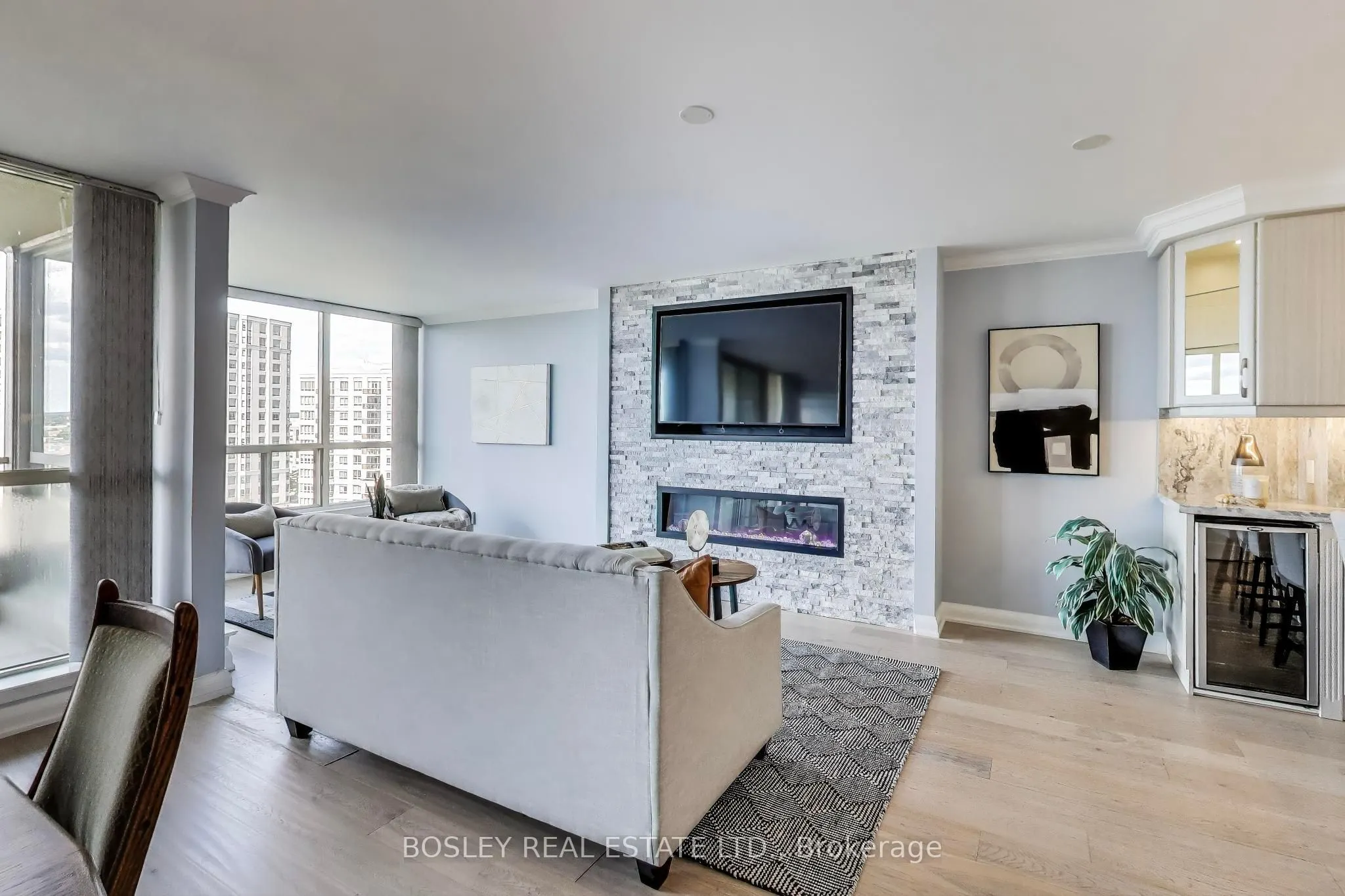1880 Valley Farm Road, #926
