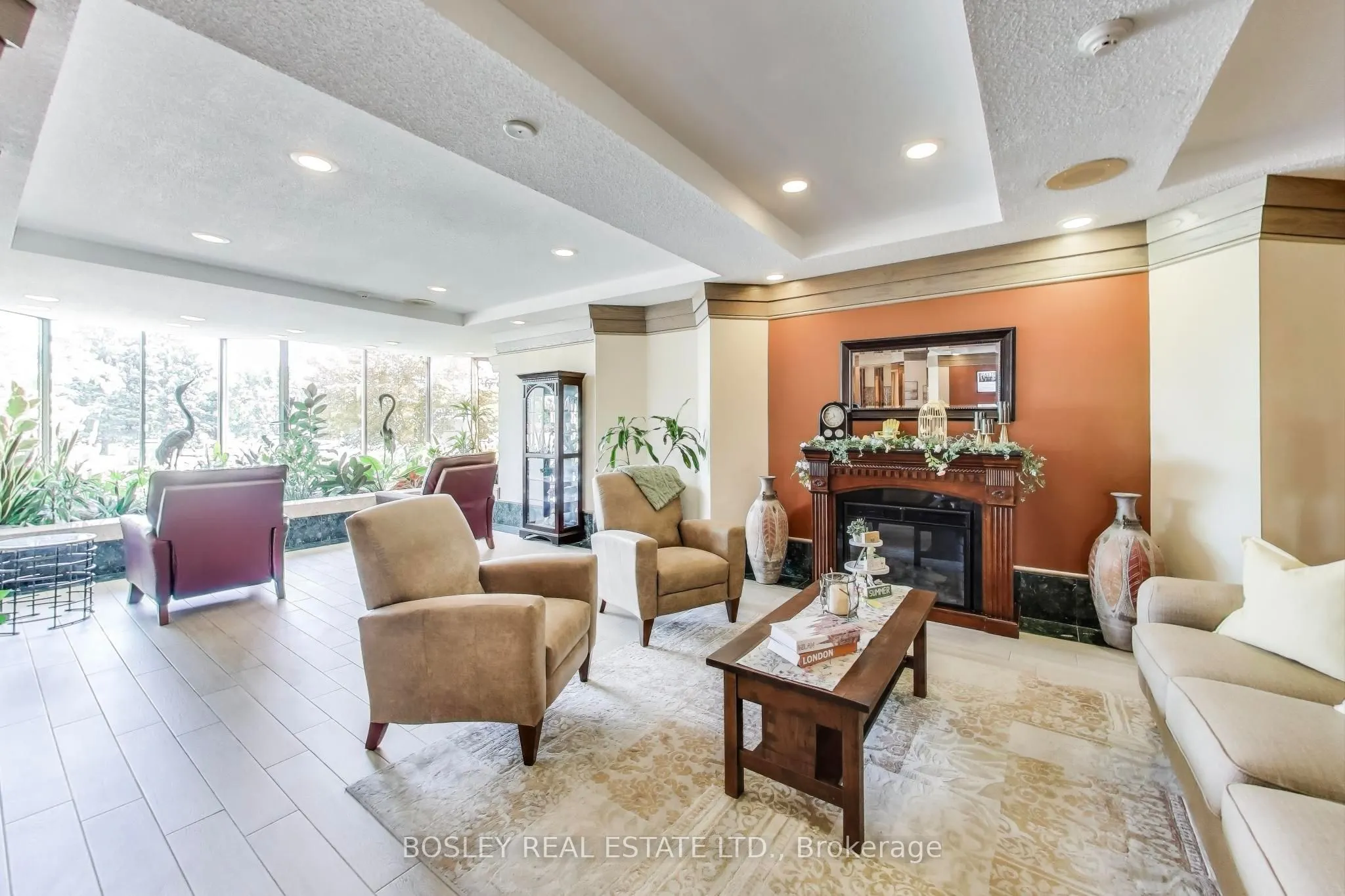 1880 Valley Farm Road, #926