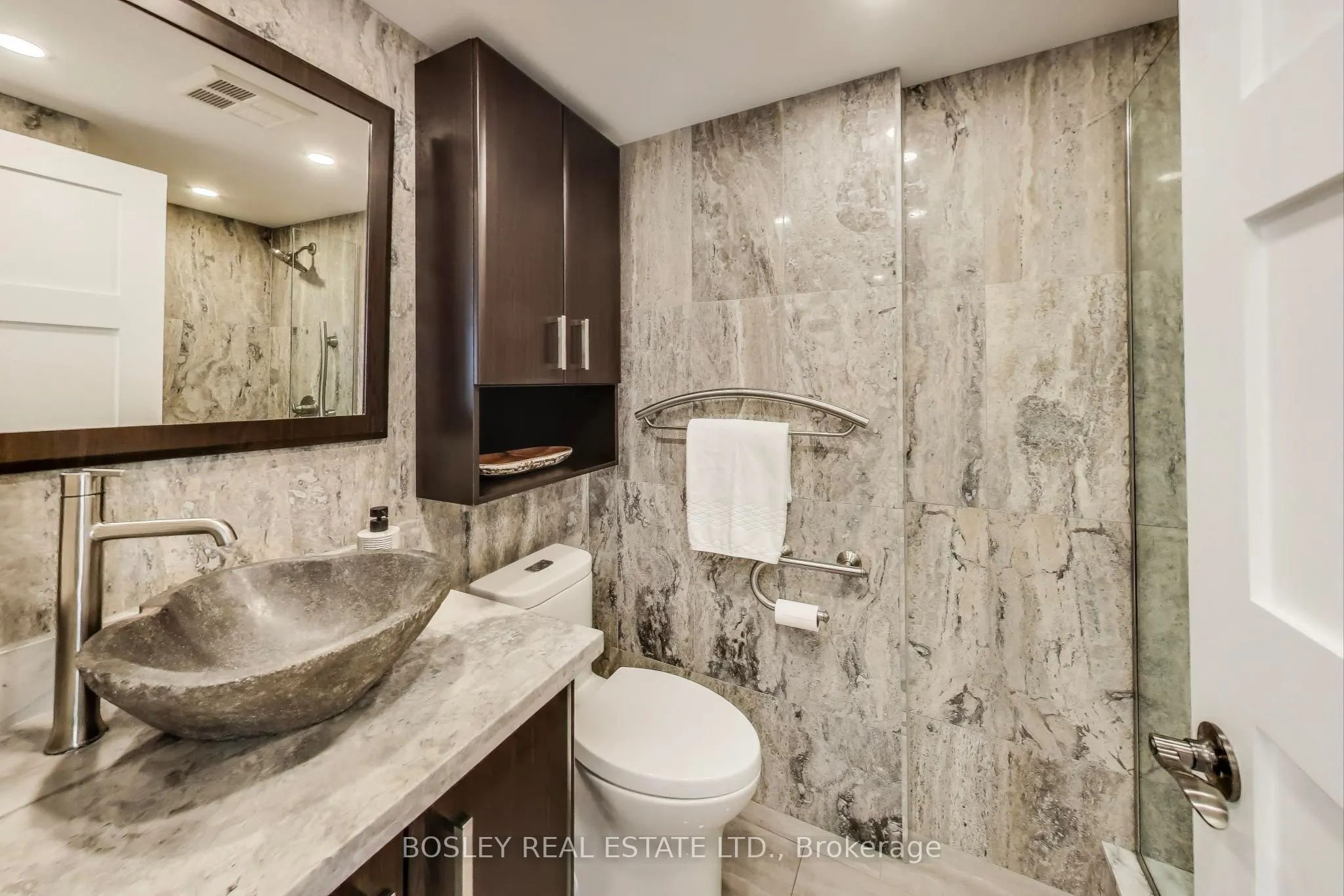 1880 Valley Farm Road, #926