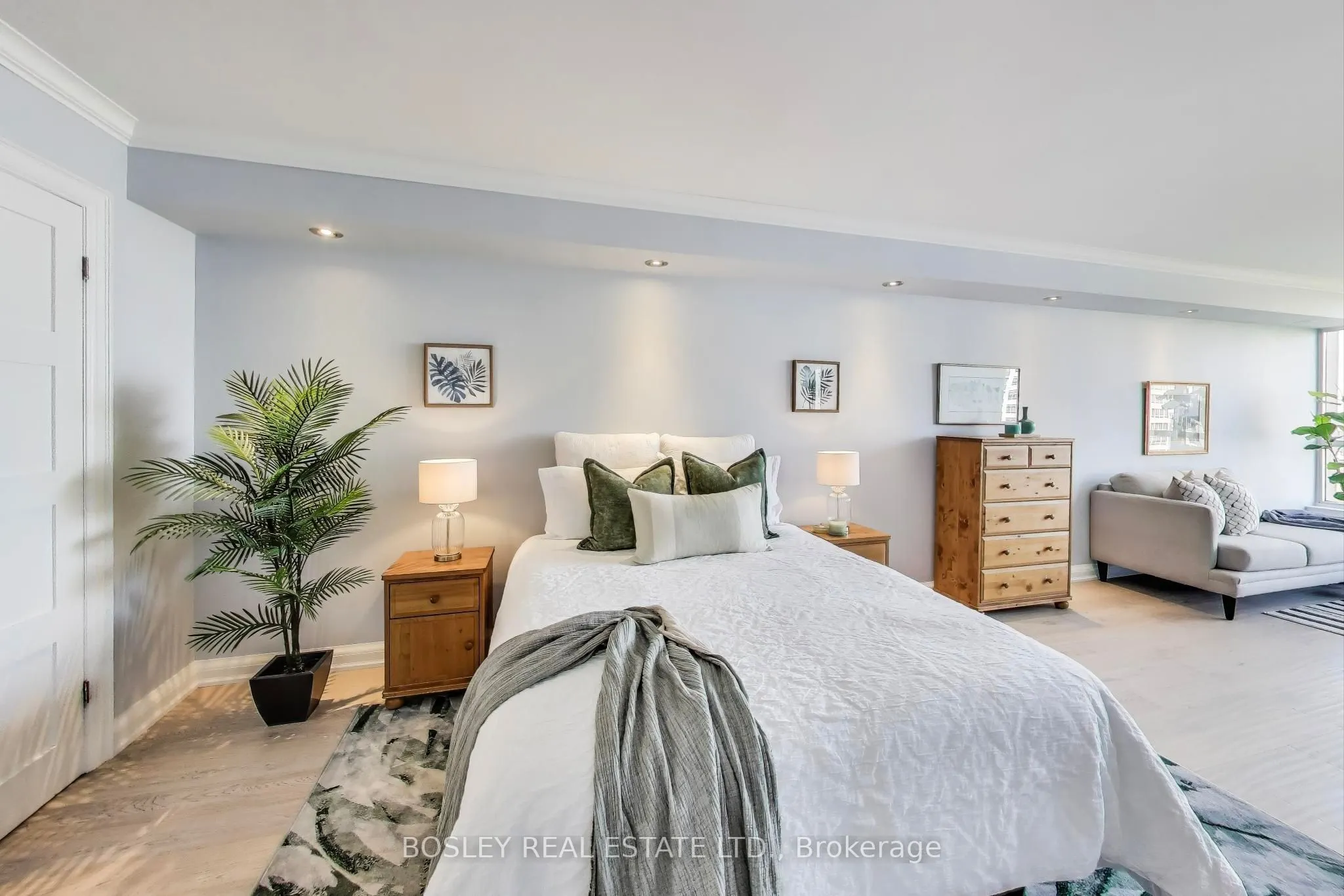 1880 Valley Farm Road, #926