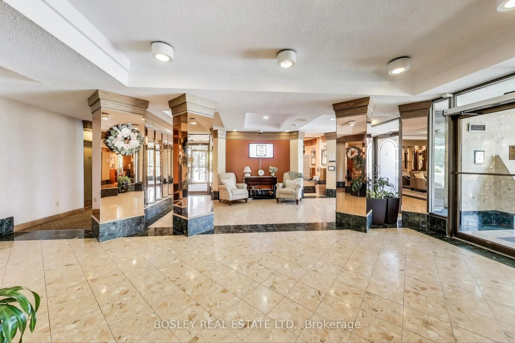 1880 Valley Farm Road, #926